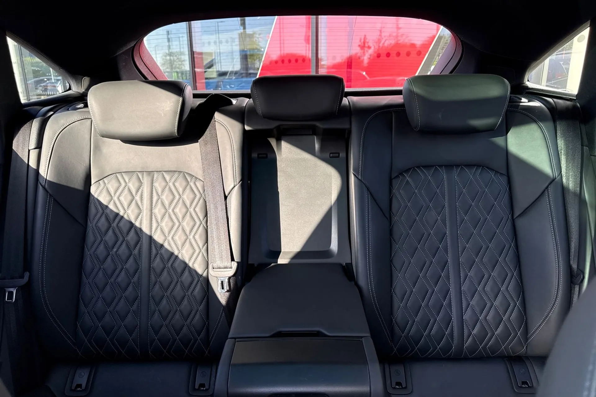 Audi e-tron thumbnail image number 45