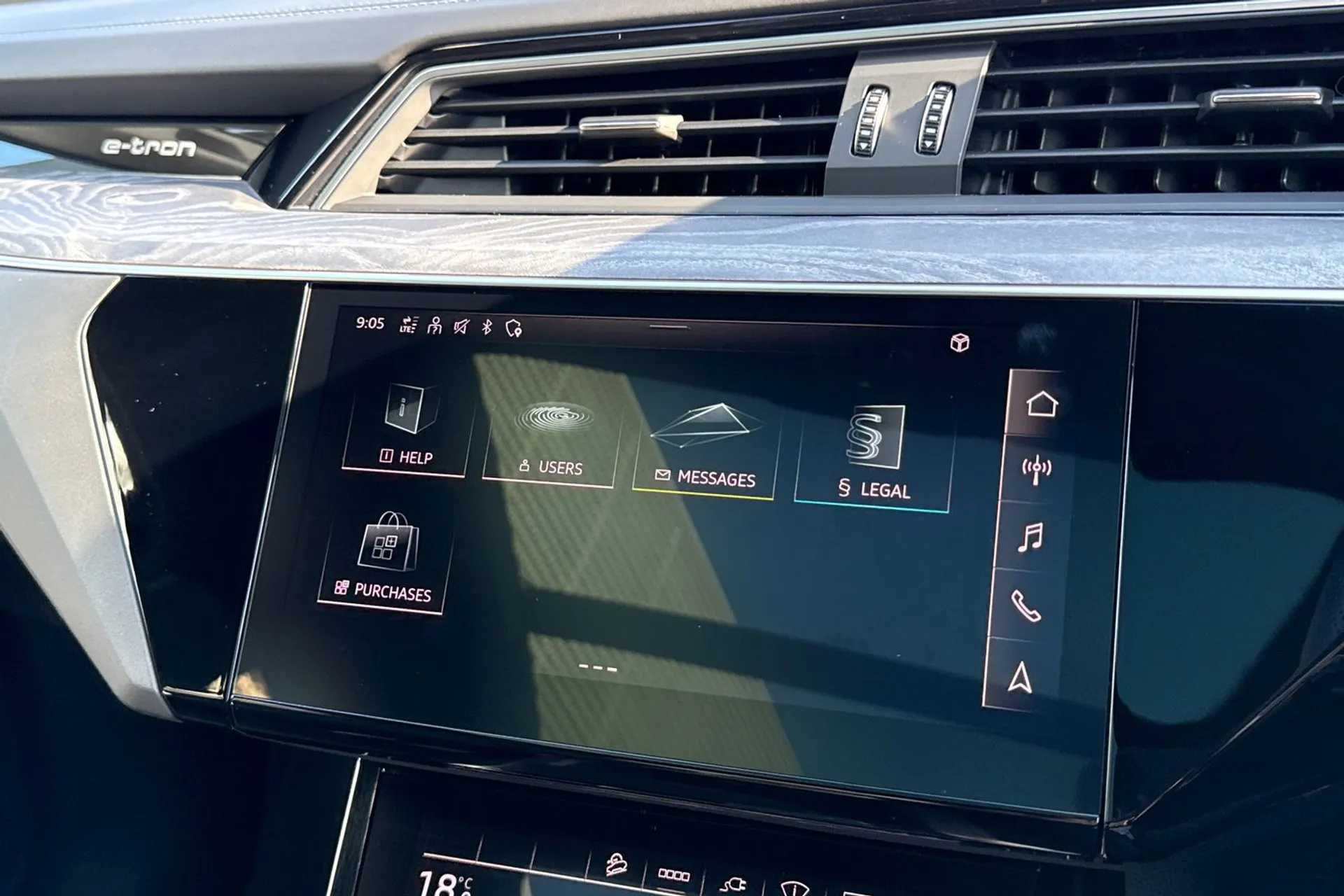 Audi e-tron thumbnail image number 60