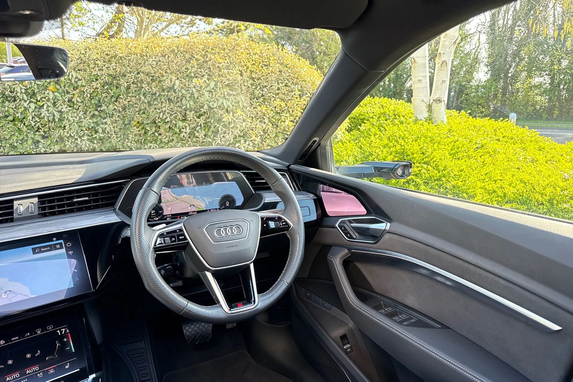 Audi e-tron thumbnail image number 51