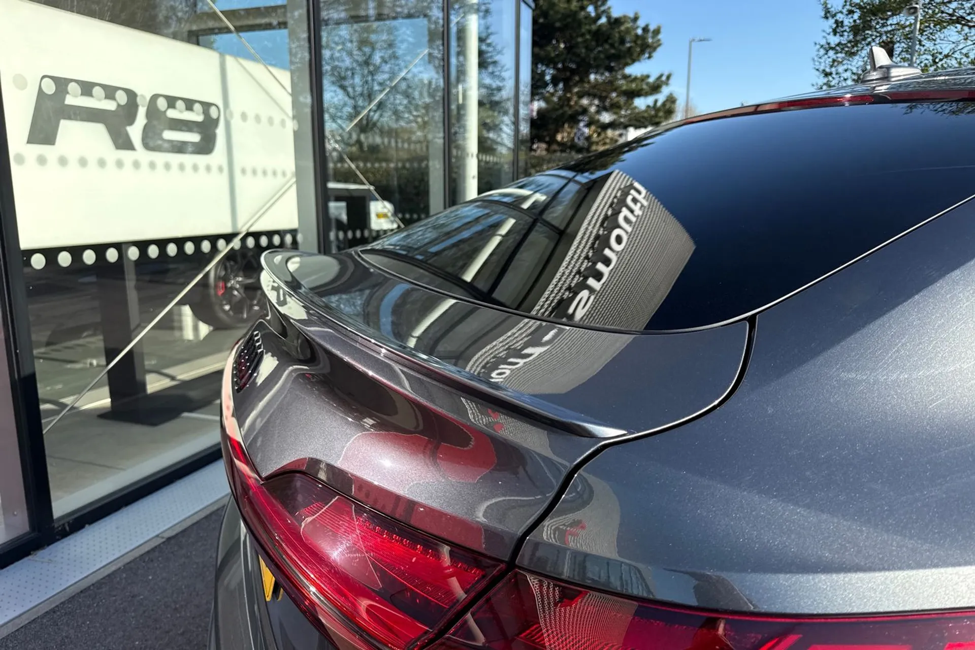 Audi e-tron thumbnail image number 24