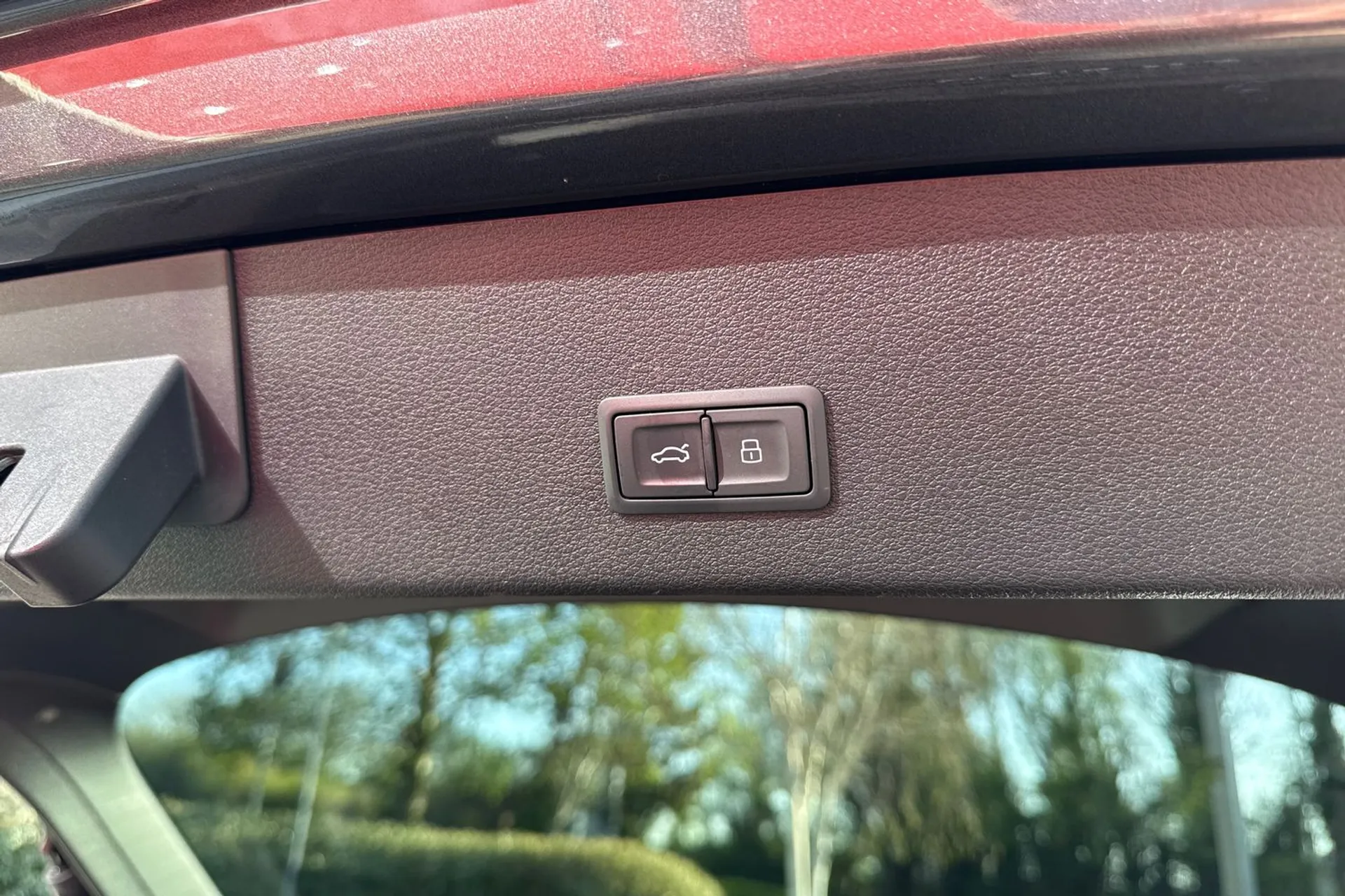 Audi e-tron thumbnail image number 29