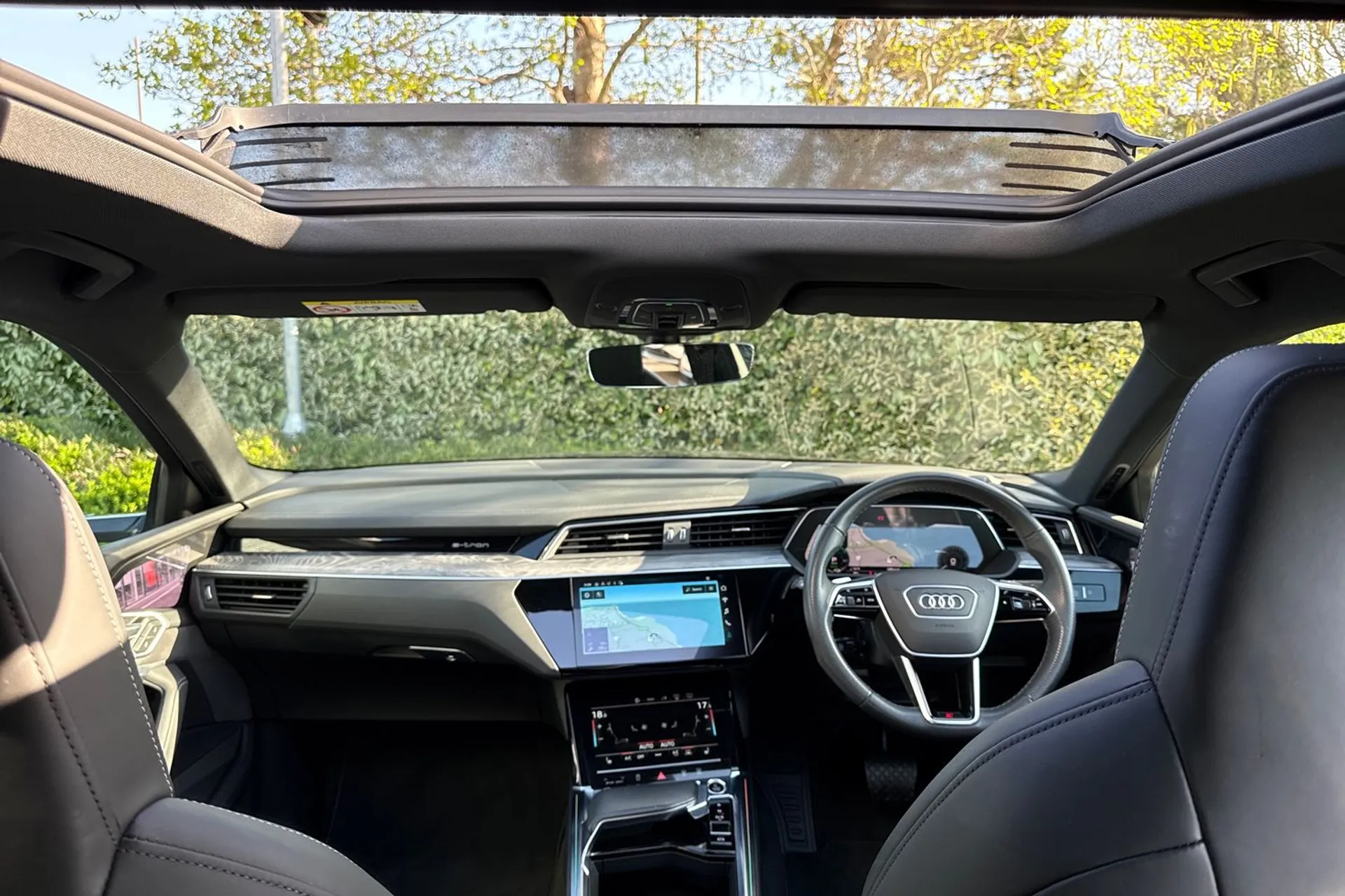 Audi e-tron thumbnail image number 37