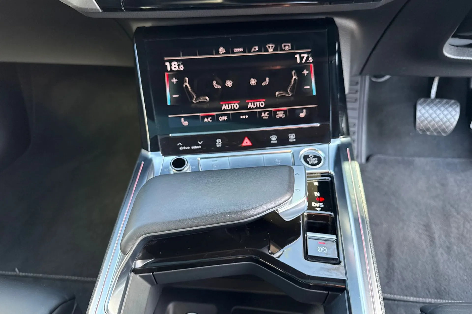 Audi e-tron thumbnail image number 55