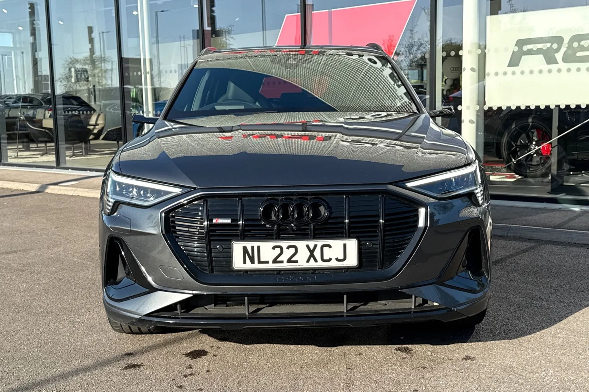 Audi e-tron thumbnail image number 8