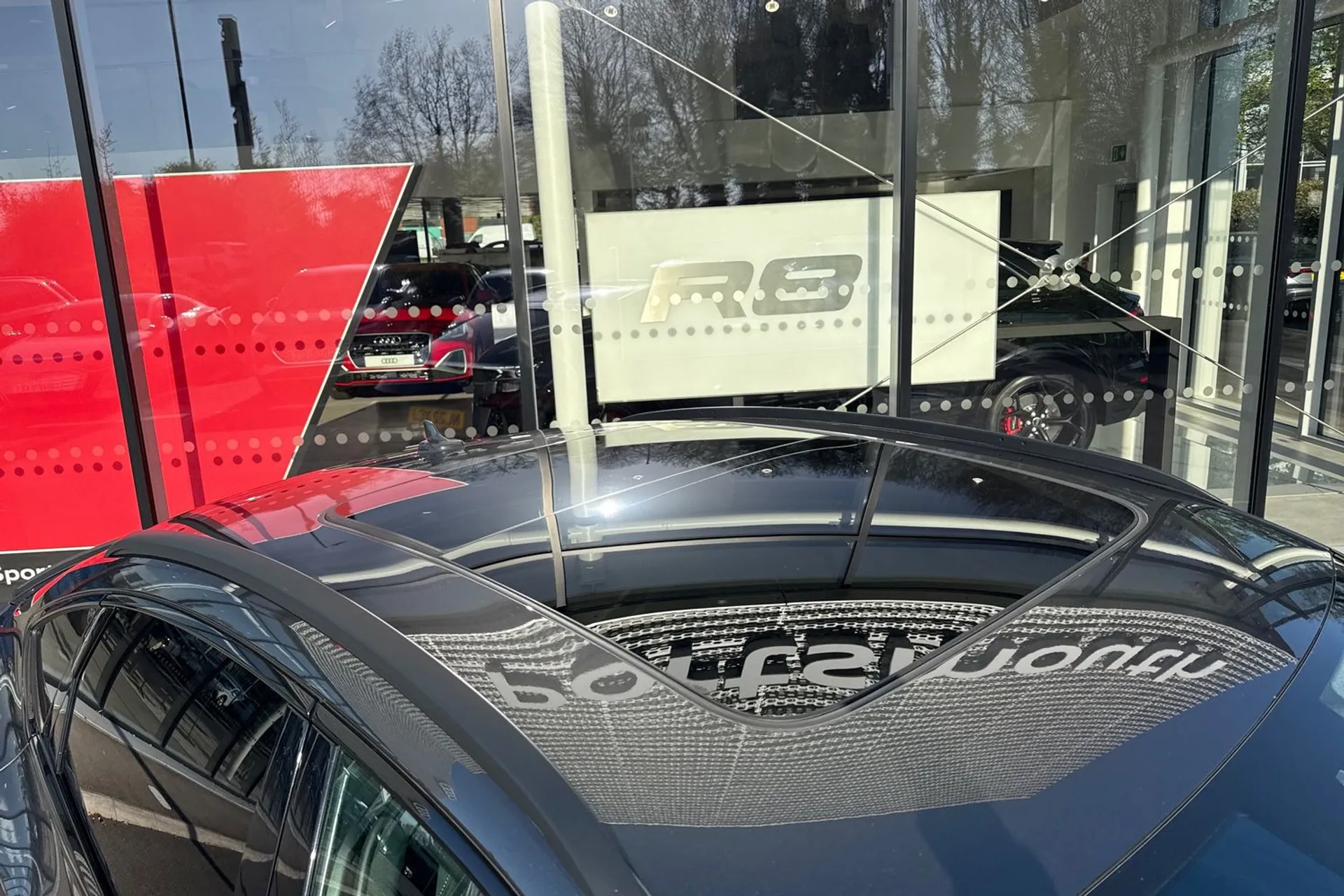 Audi e-tron thumbnail image number 36