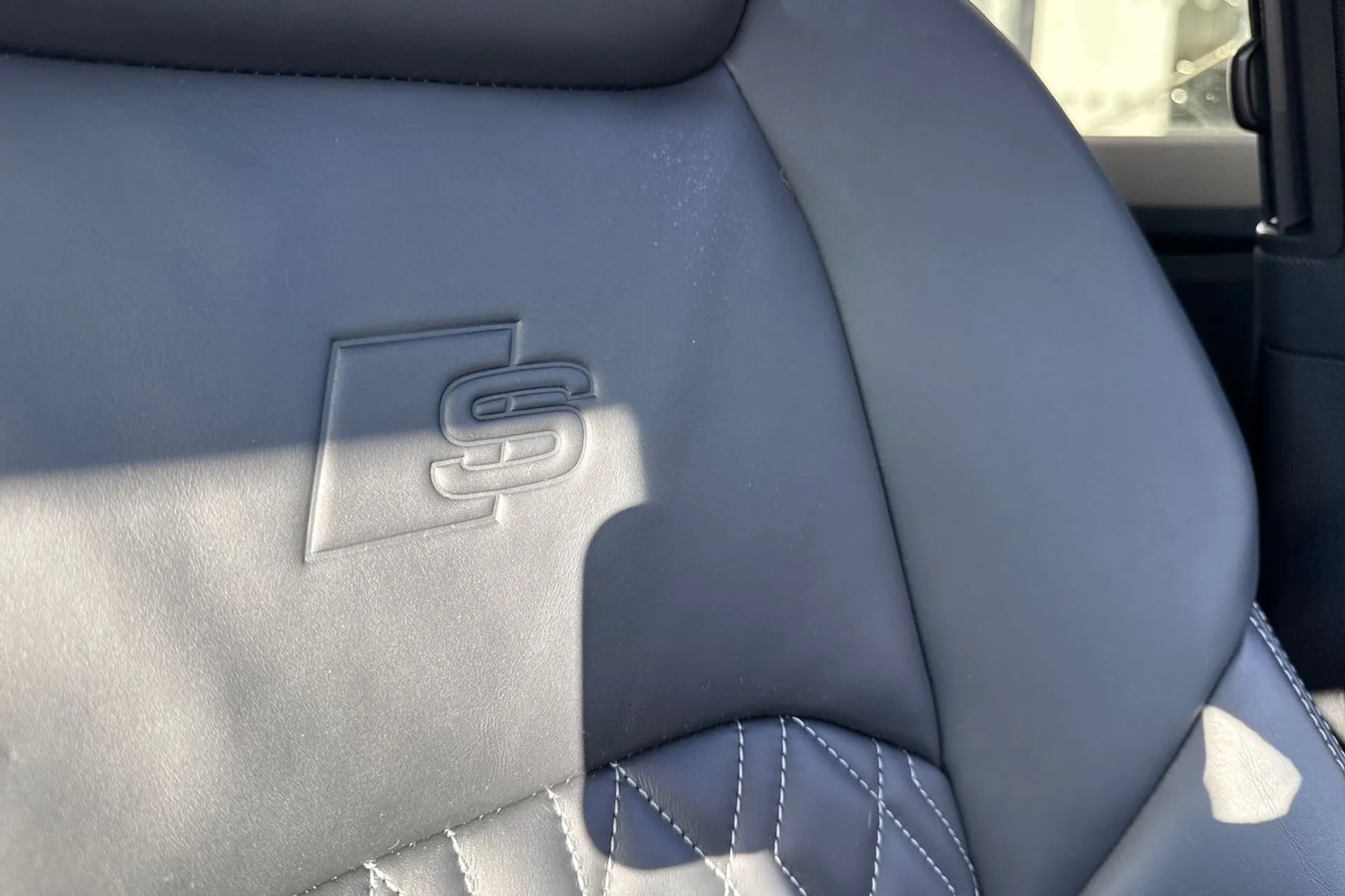 Audi e-tron thumbnail image number 59