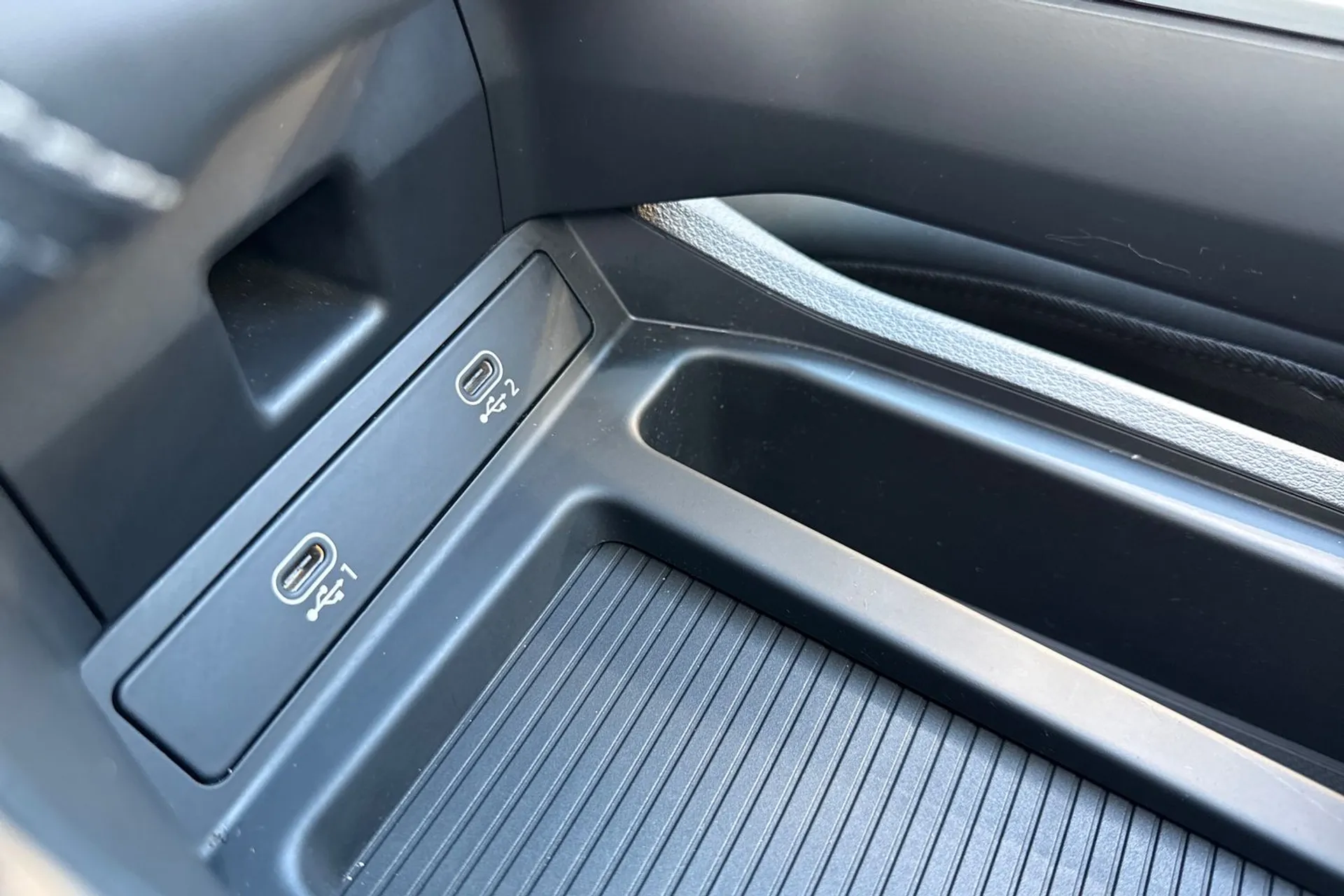 Audi e-tron thumbnail image number 52