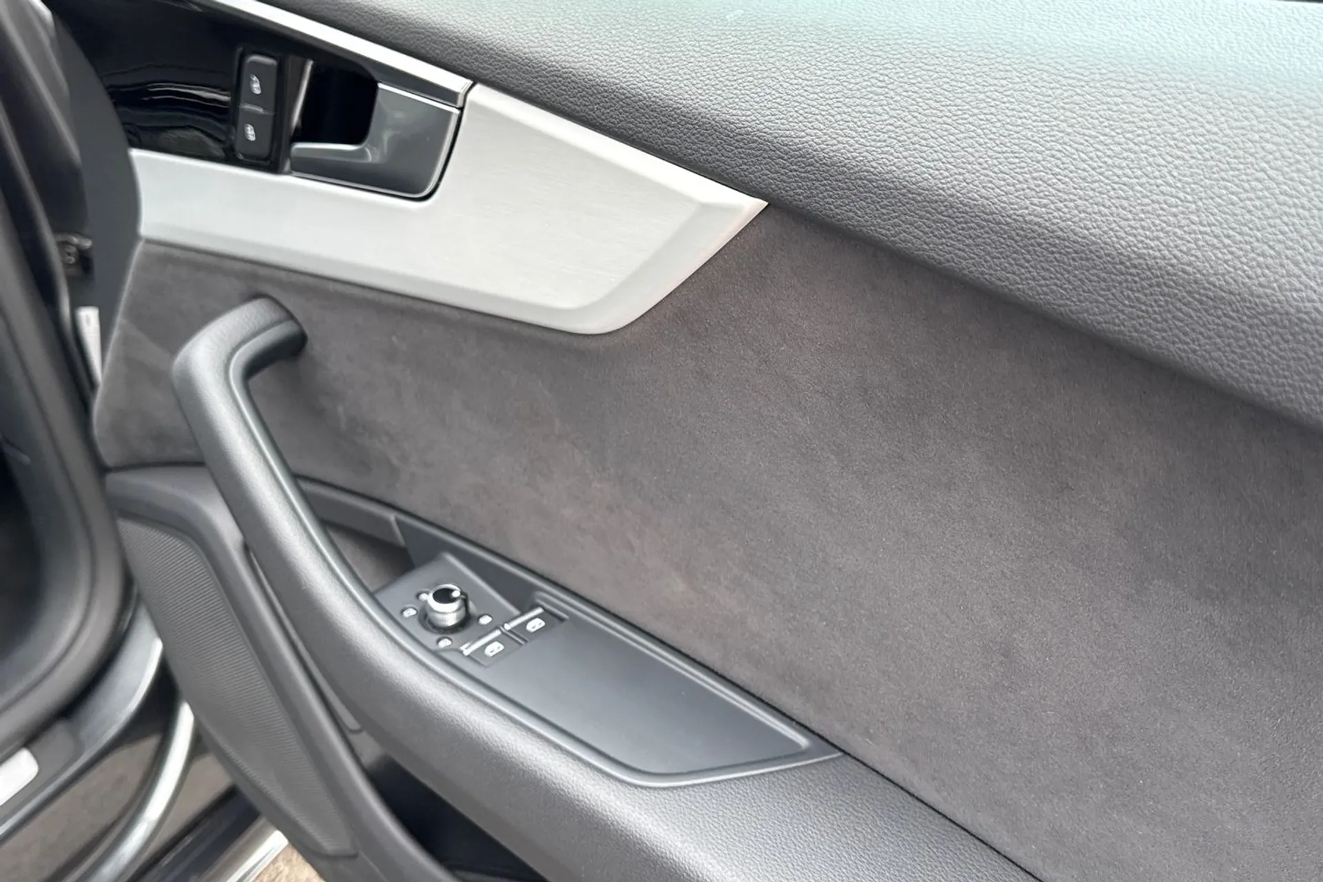 Audi A5 thumbnail image number 47