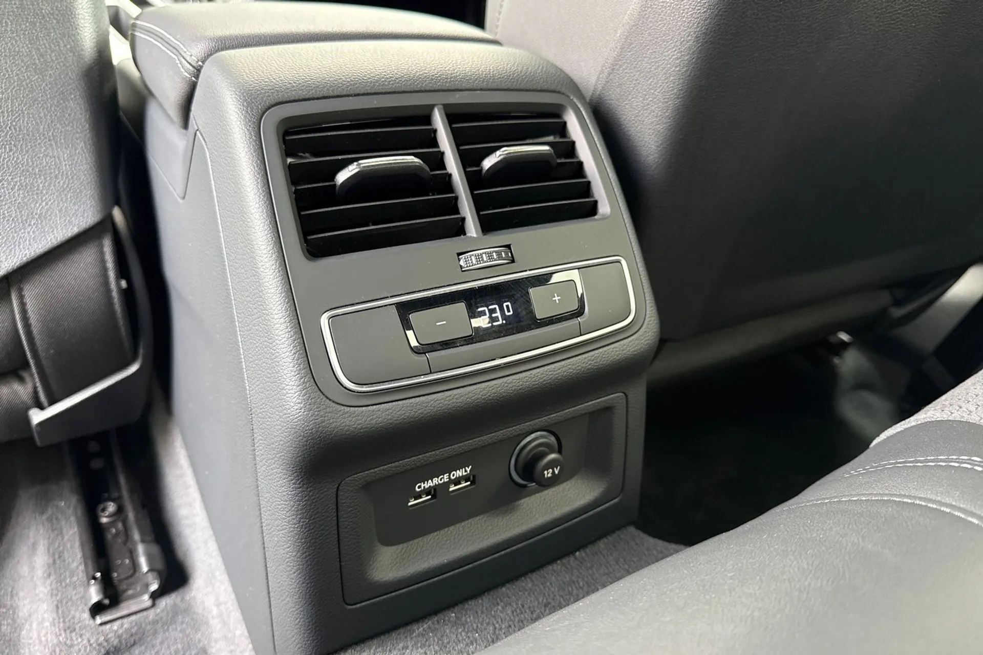 Audi A5 thumbnail image number 40