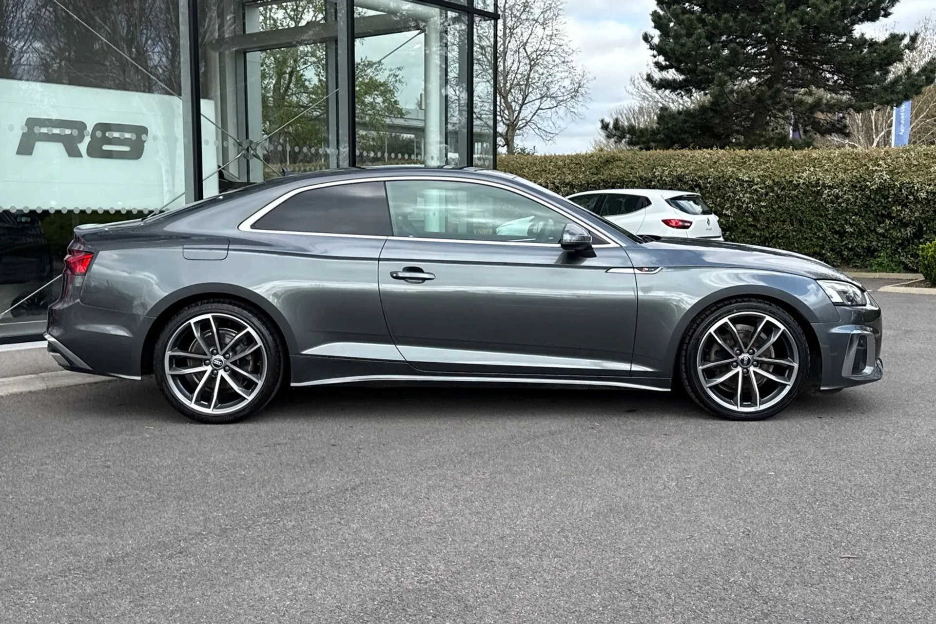 Audi A5 thumbnail image number 2