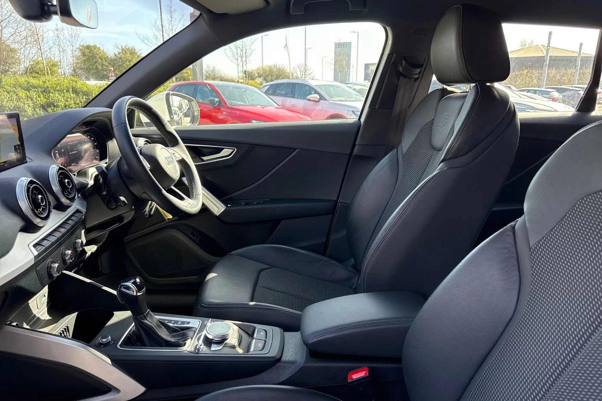 Audi Q2 thumbnail image number 43