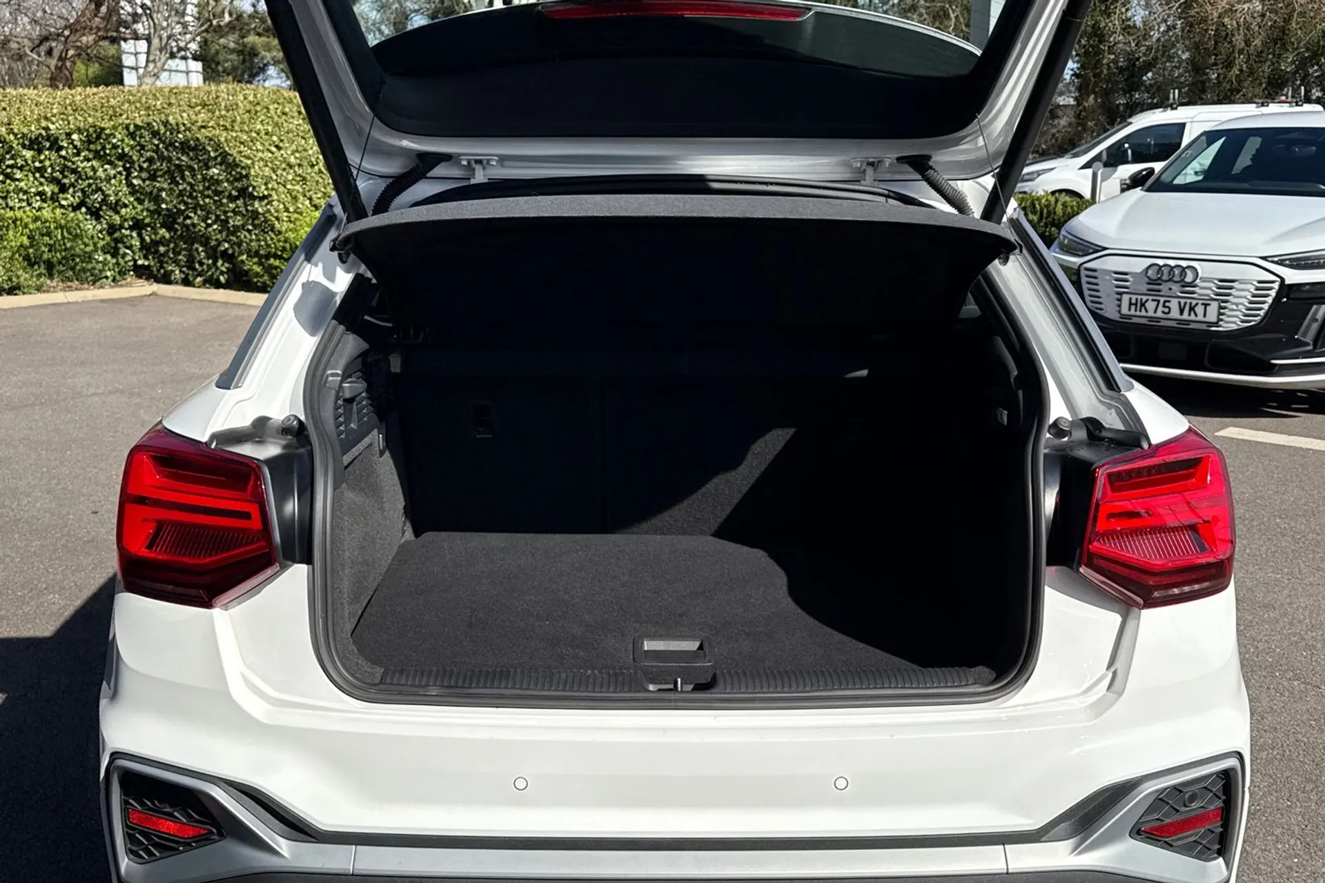 Audi Q2 thumbnail image number 32