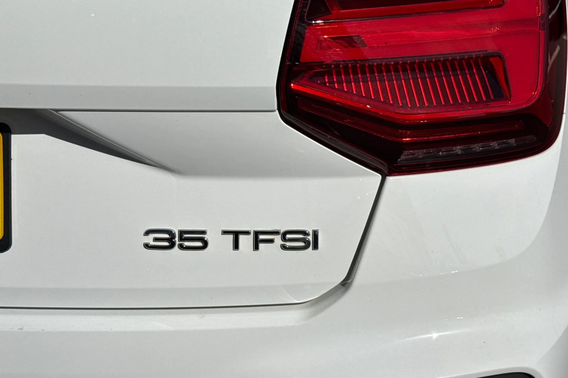 Audi Q2 thumbnail image number 25