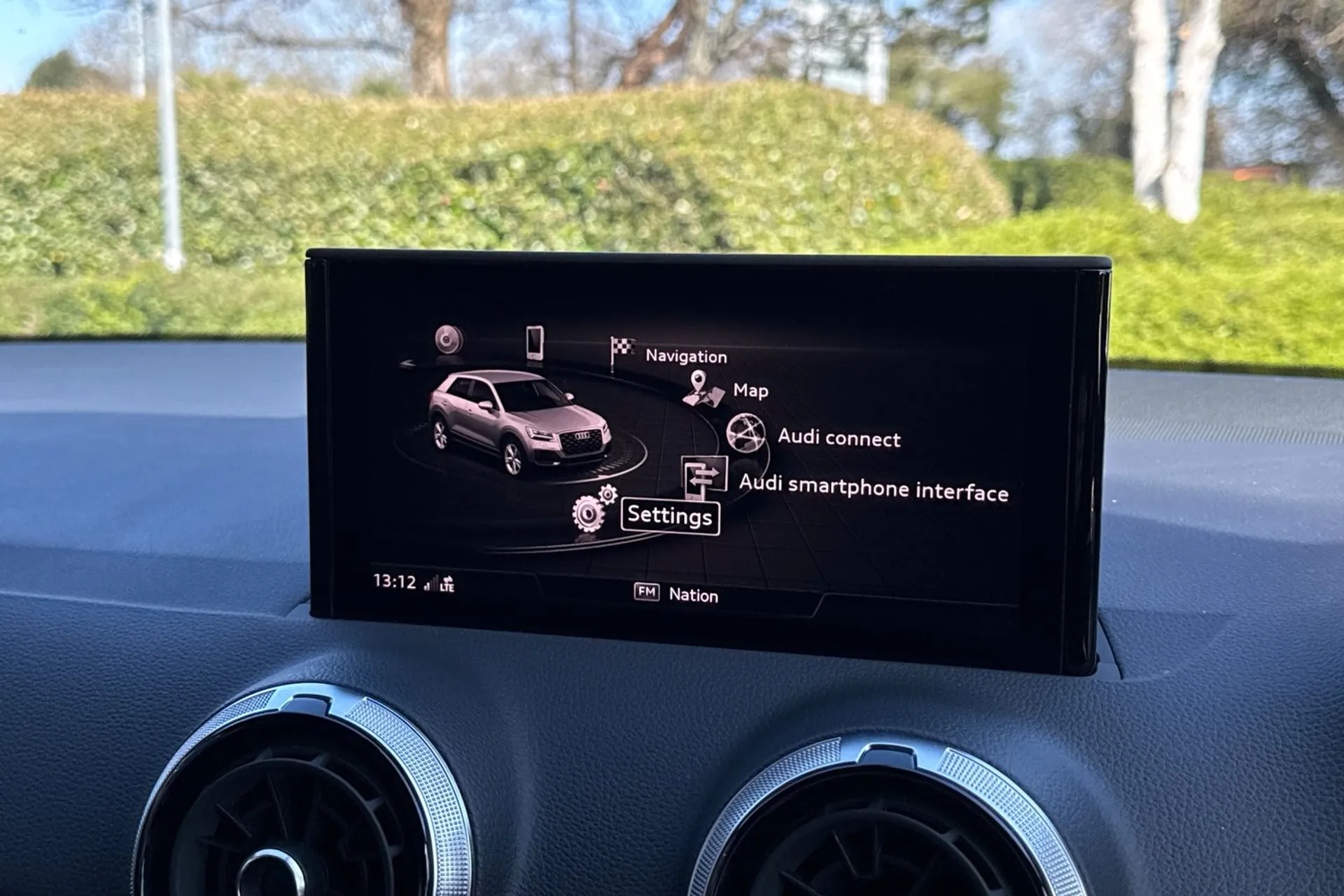 Audi Q2 thumbnail image number 23