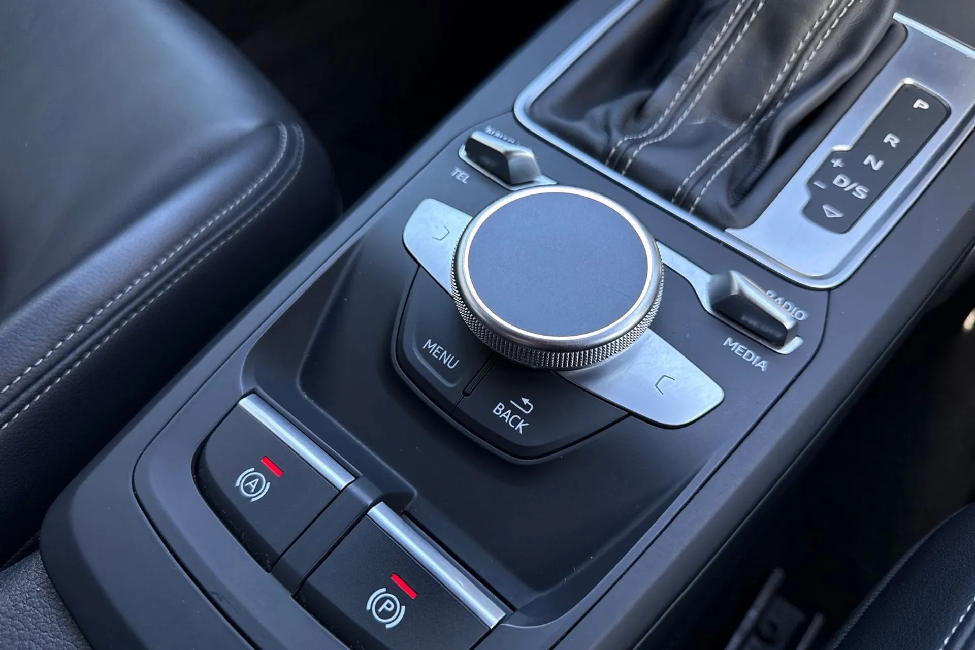 Audi Q2 thumbnail image number 29