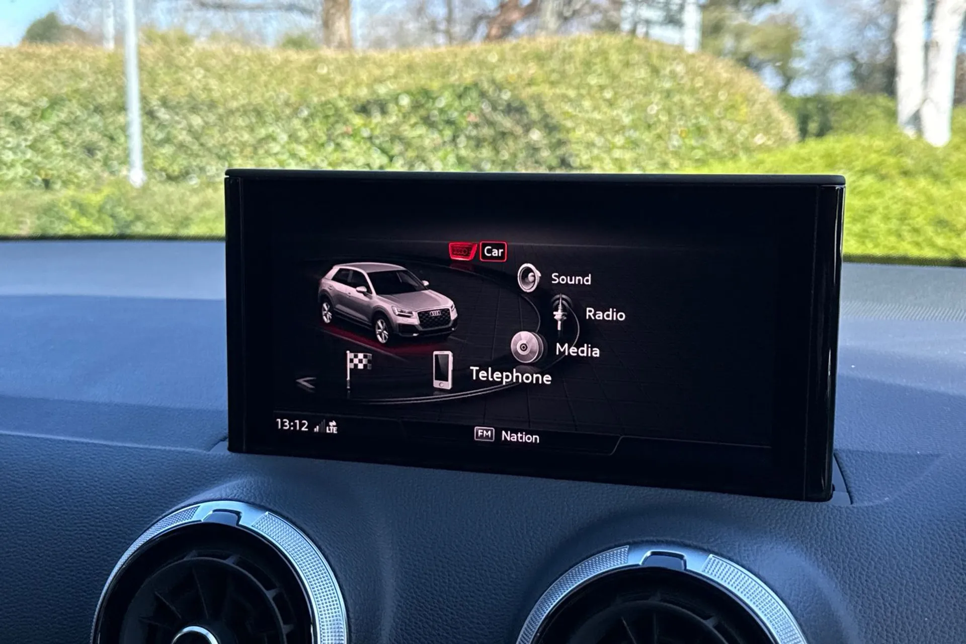 Audi Q2 thumbnail image number 13