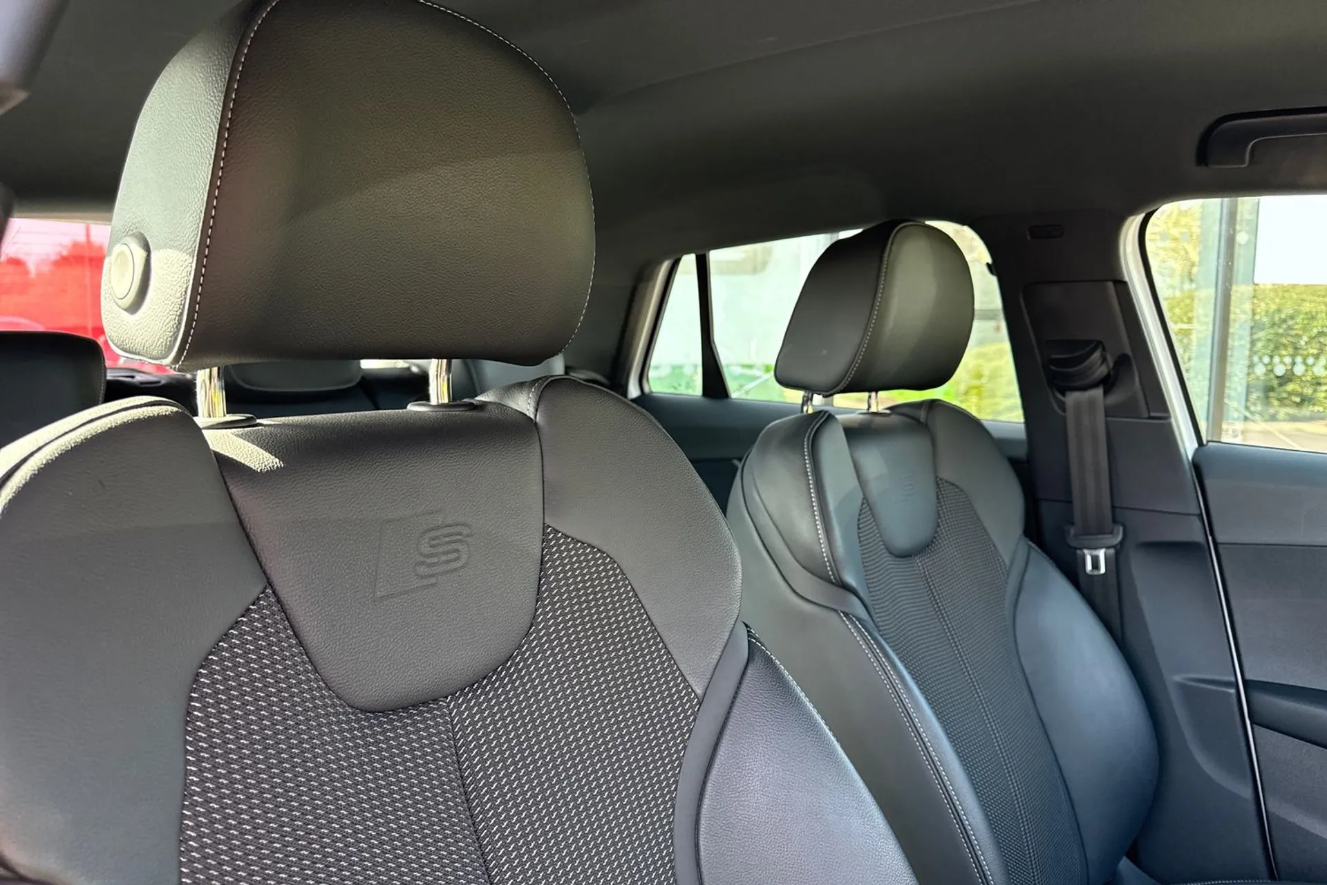 Audi Q2 thumbnail image number 41