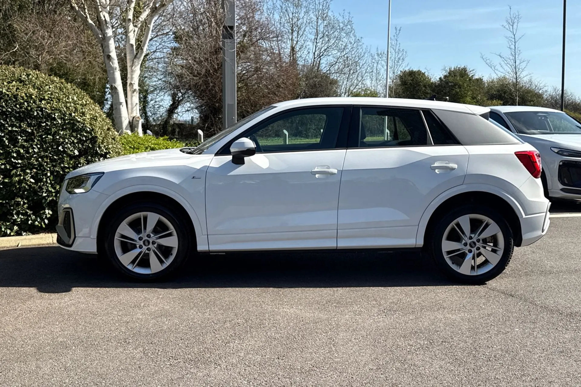 Audi Q2 thumbnail image number 17