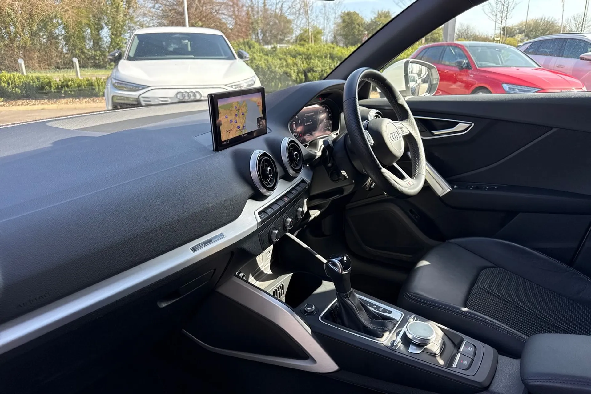 Audi Q2 thumbnail image number 26