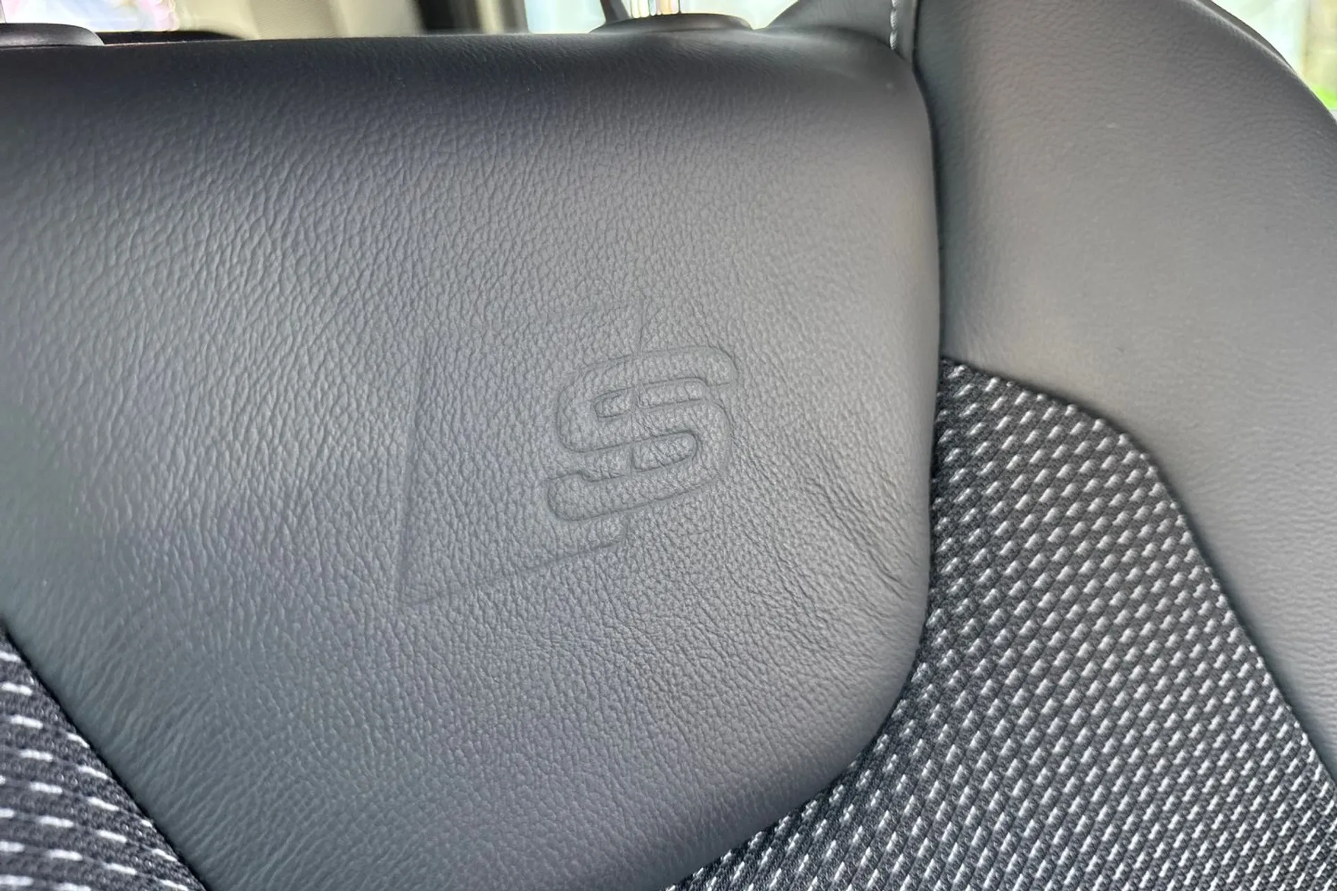 Audi Q2 thumbnail image number 38