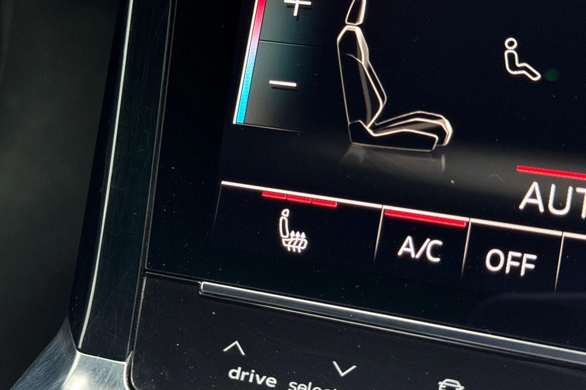 Audi e-tron thumbnail image number 17