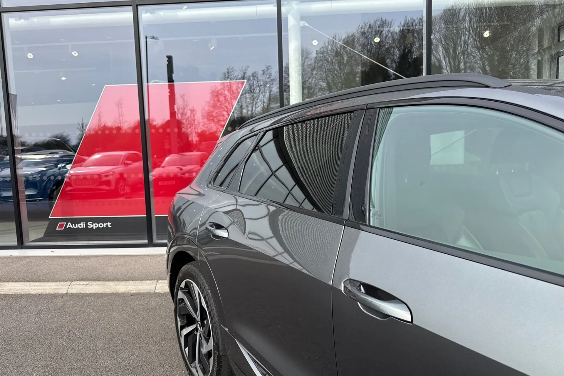 Audi e-tron thumbnail image number 23