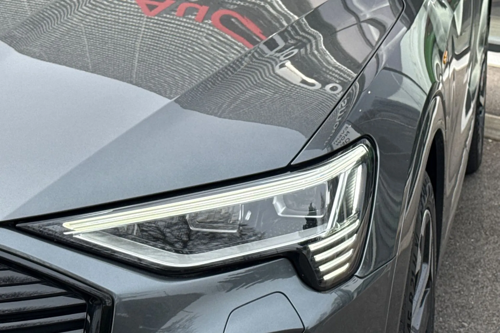 Audi e-tron thumbnail image number 7