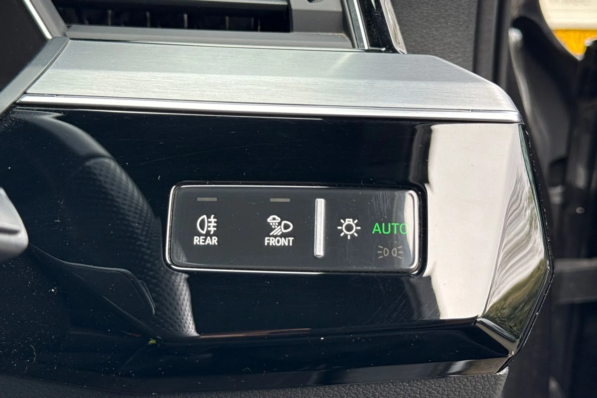 Audi e-tron thumbnail image number 31