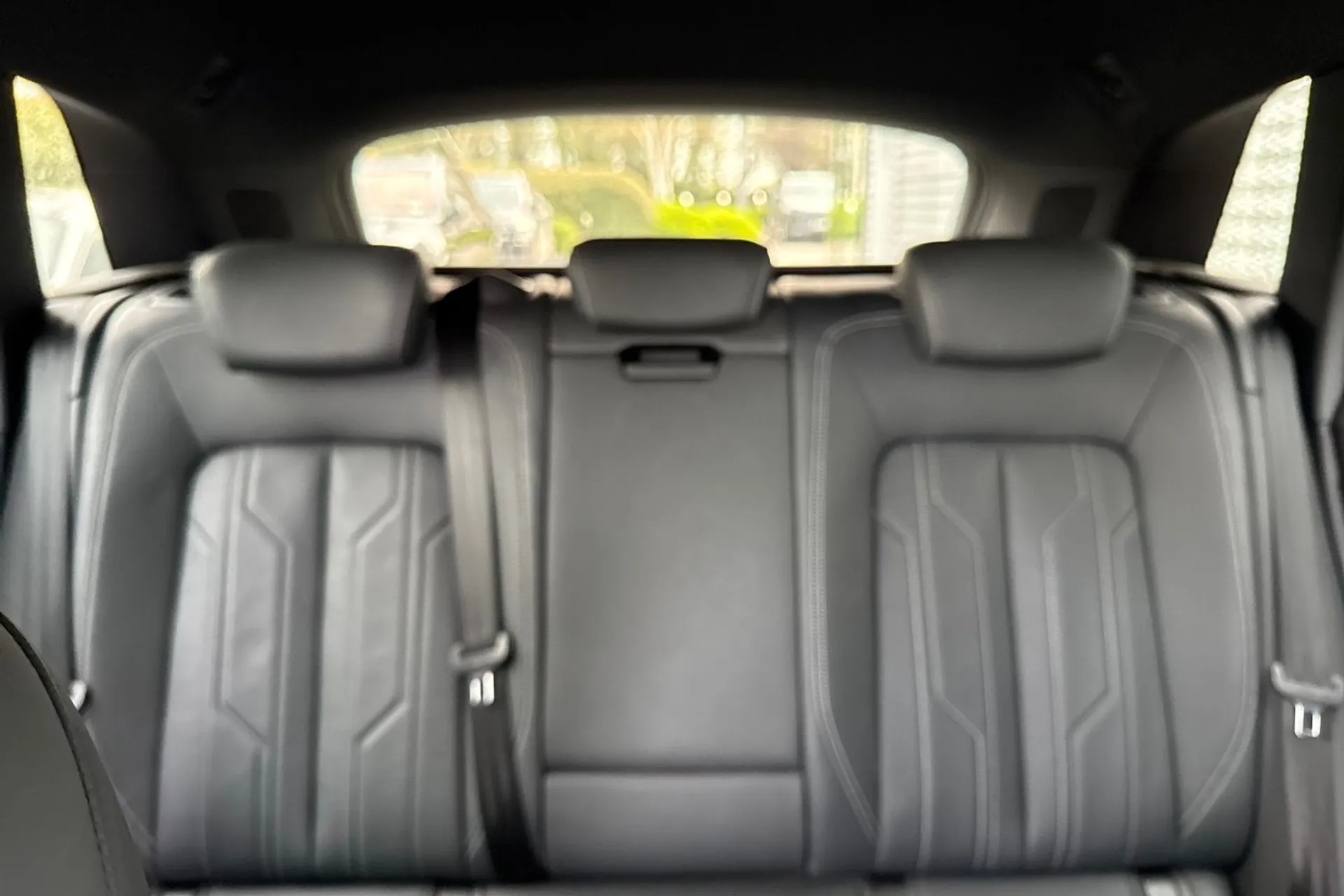 Audi e-tron thumbnail image number 41