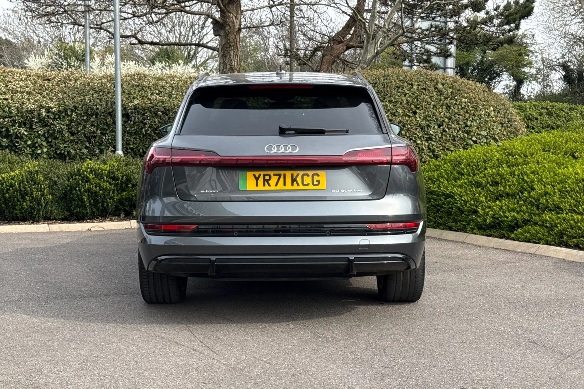 Audi e-tron thumbnail image number 10