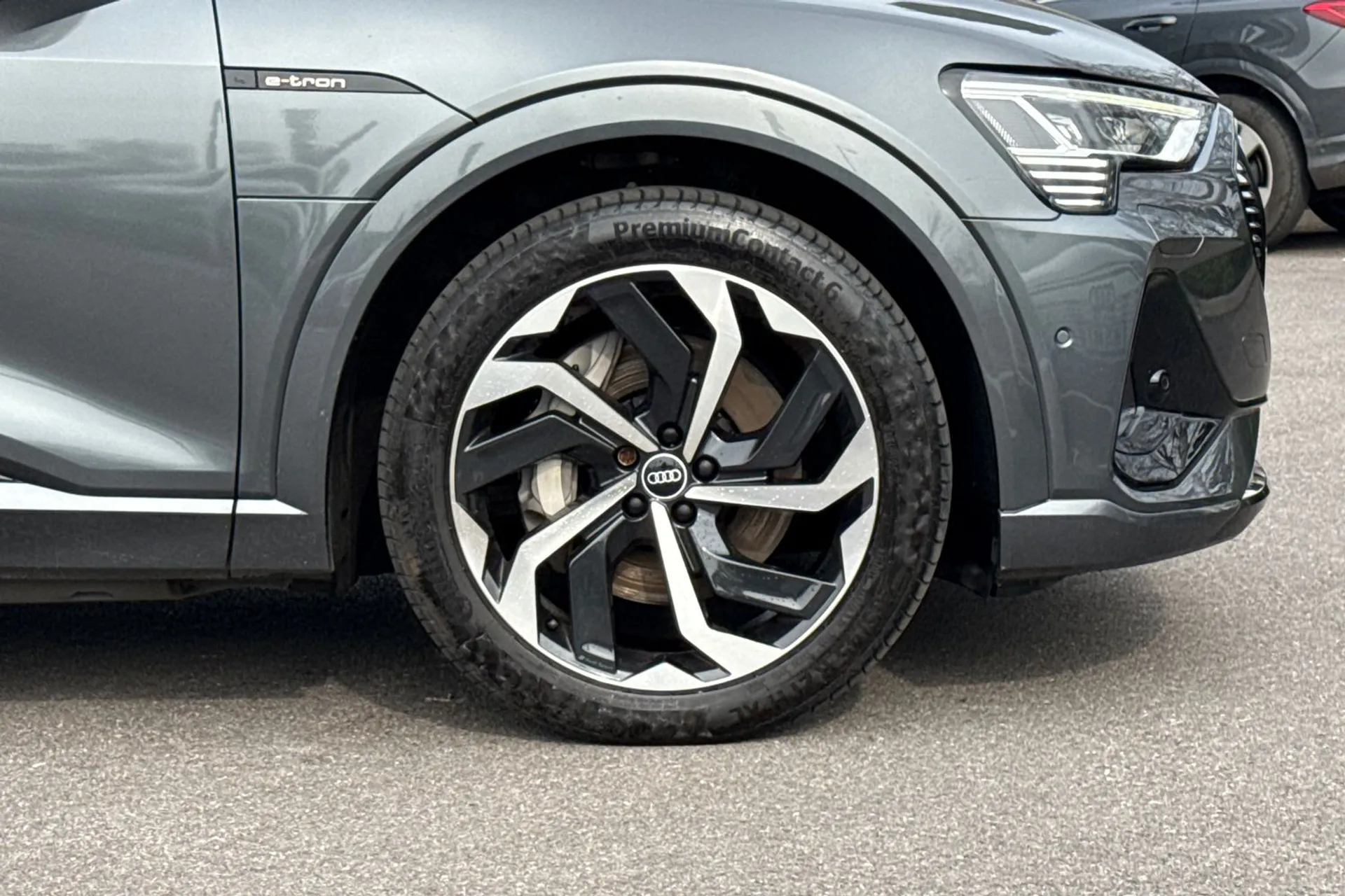 Audi e-tron thumbnail image number 20