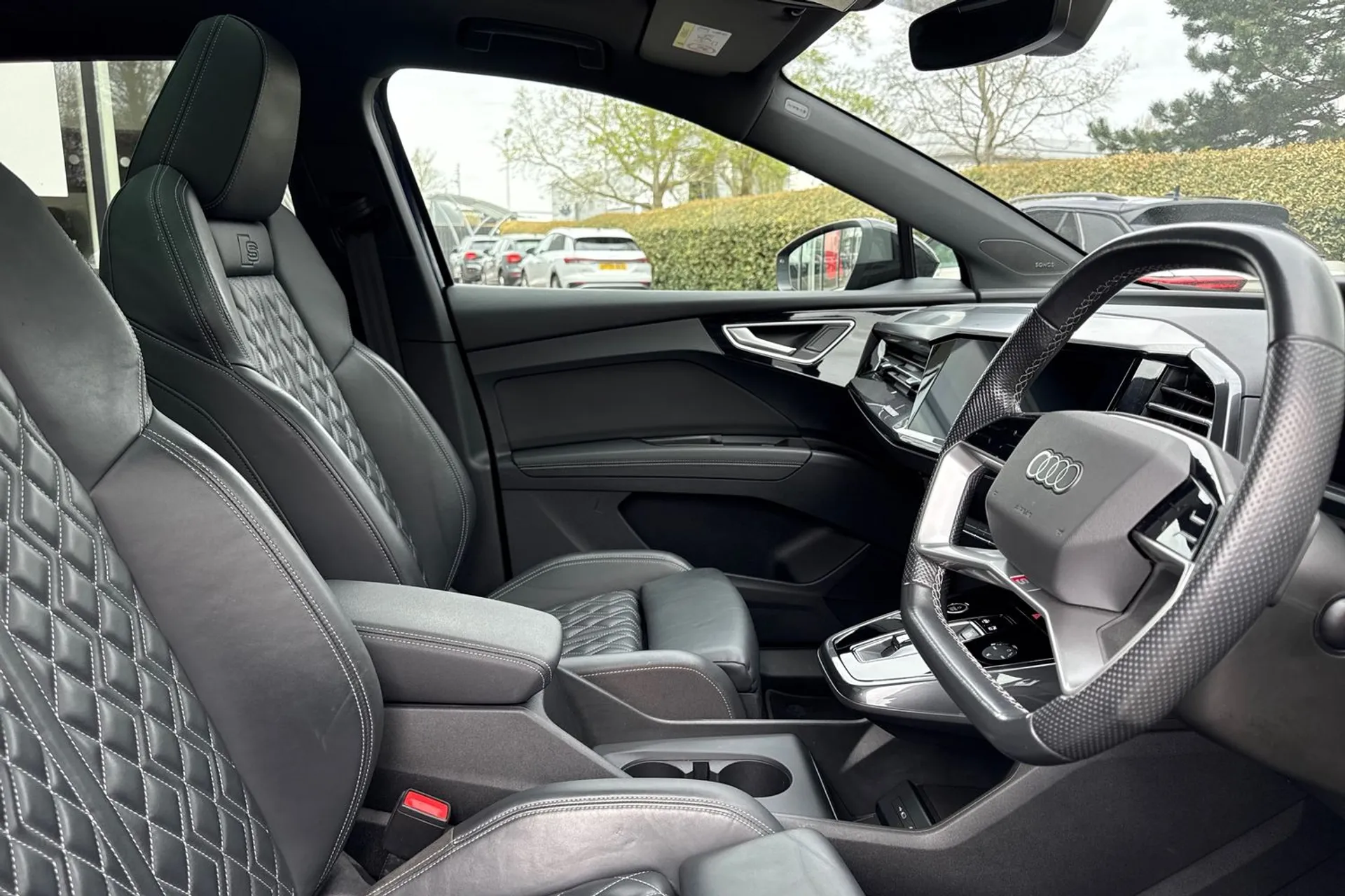 Audi Q4 thumbnail image number 43