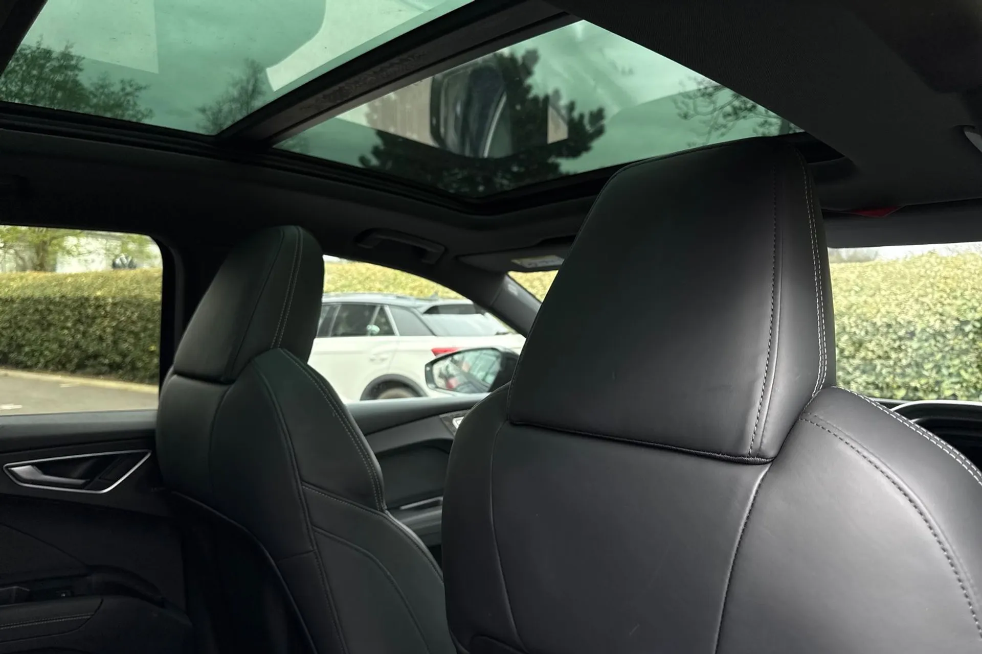 Audi Q4 thumbnail image number 42