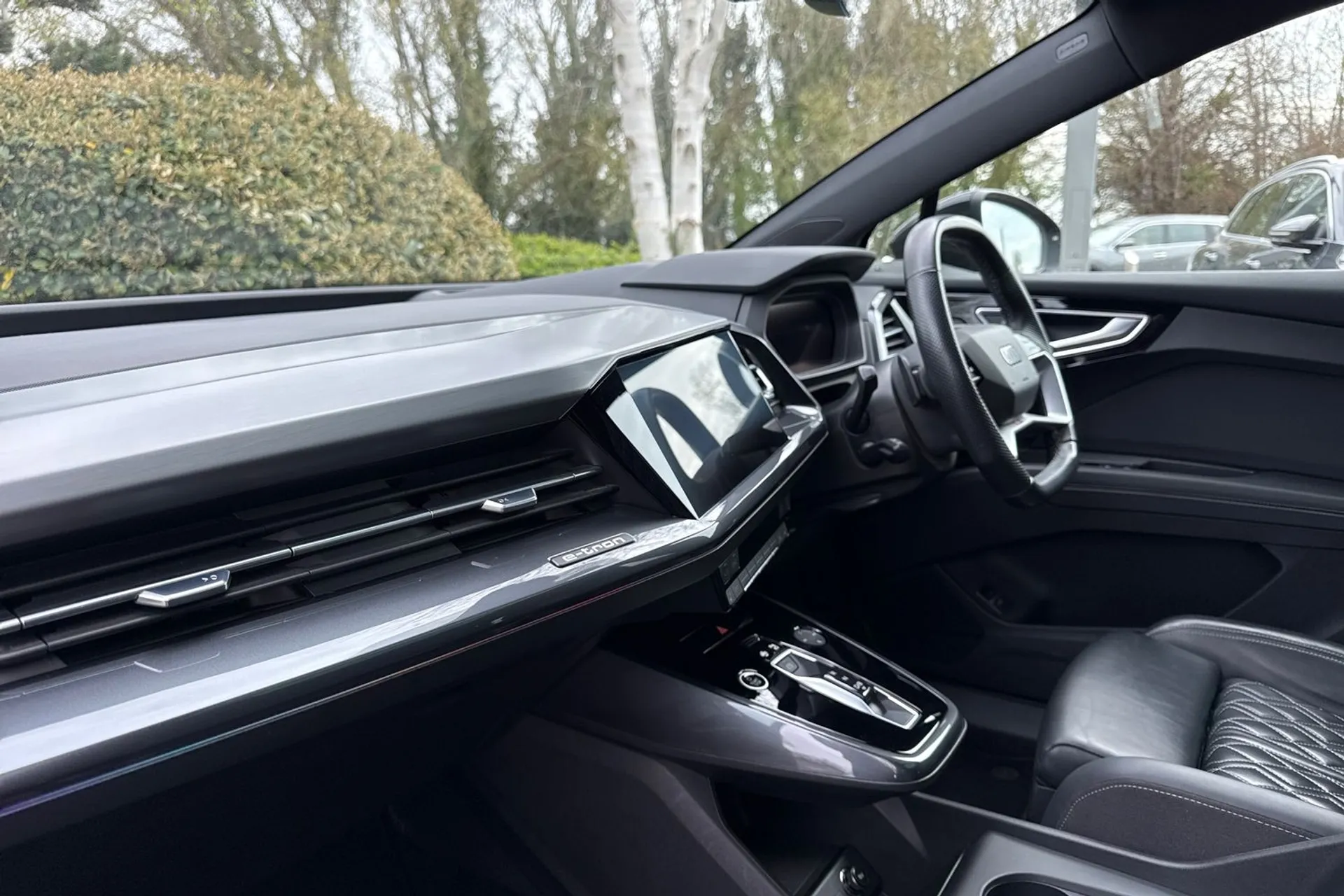 Audi Q4 thumbnail image number 35
