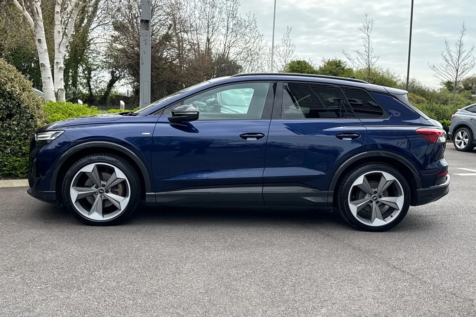 Audi Q4 thumbnail image number 17