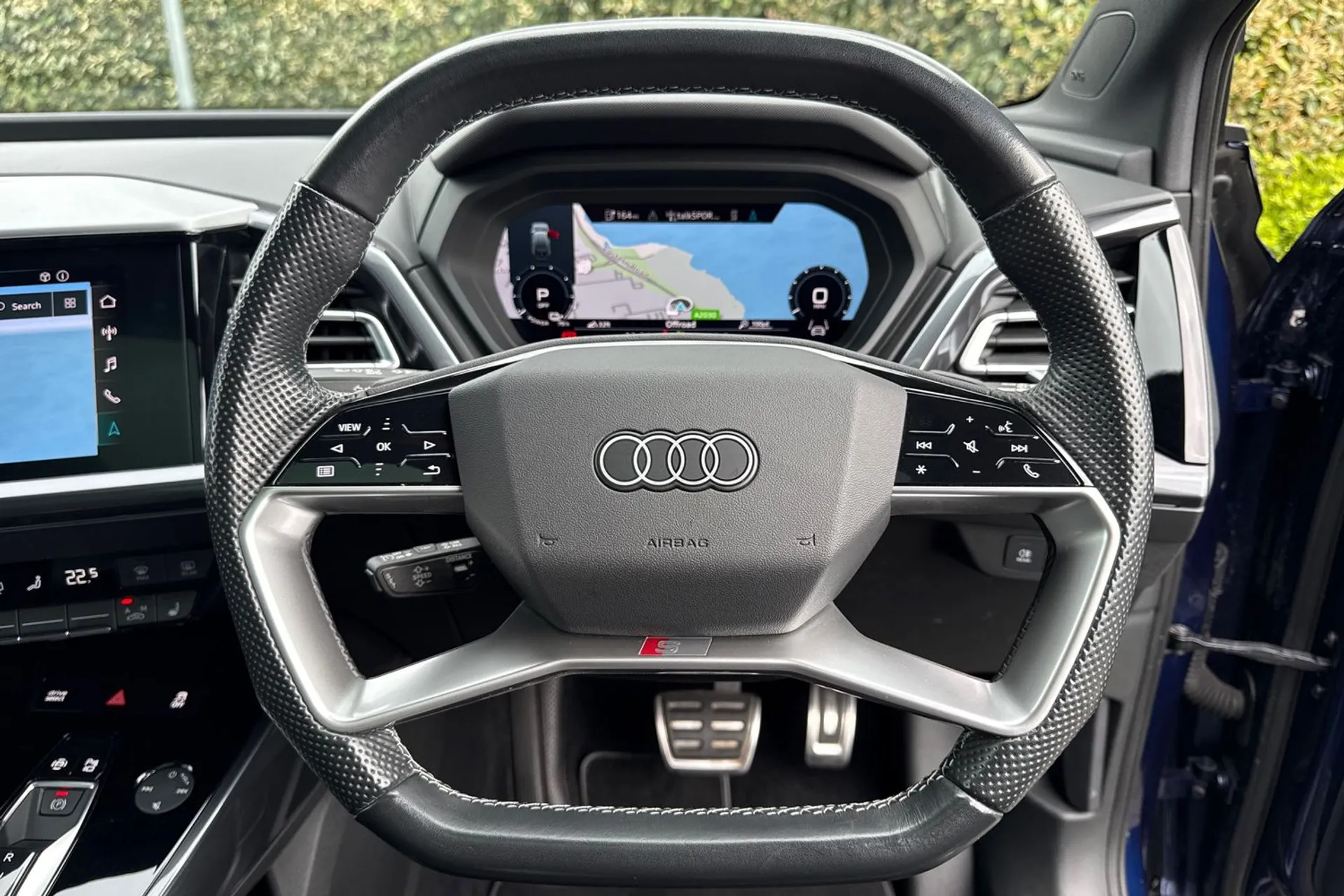 Audi Q4 thumbnail image number 11