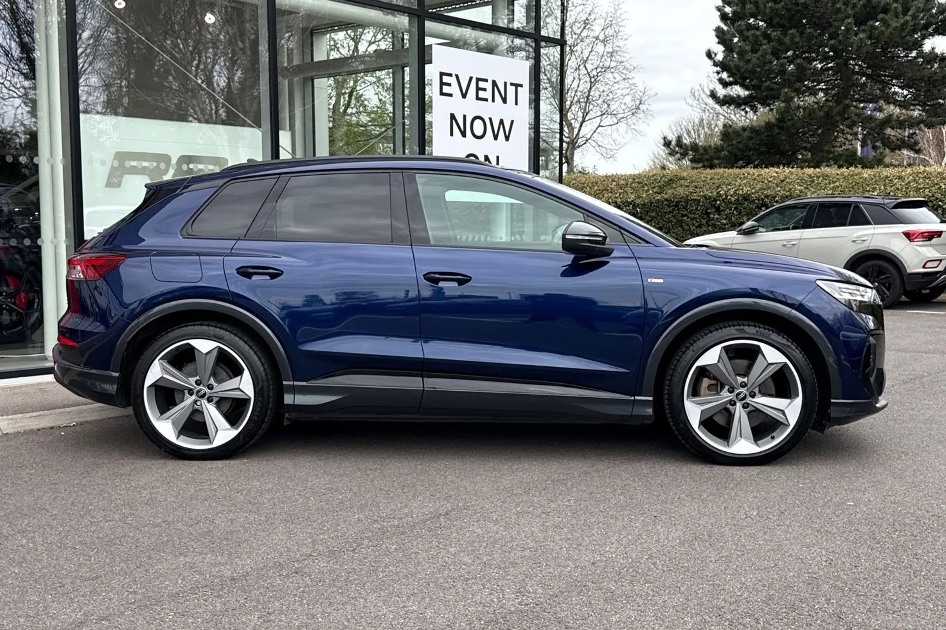 Audi Q4 thumbnail image number 2