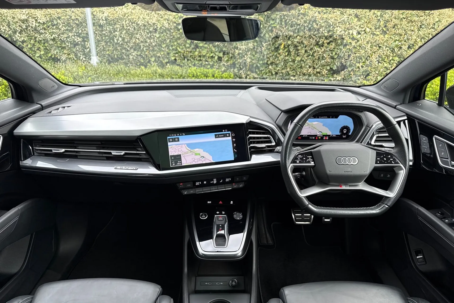Audi Q4 thumbnail image number 3