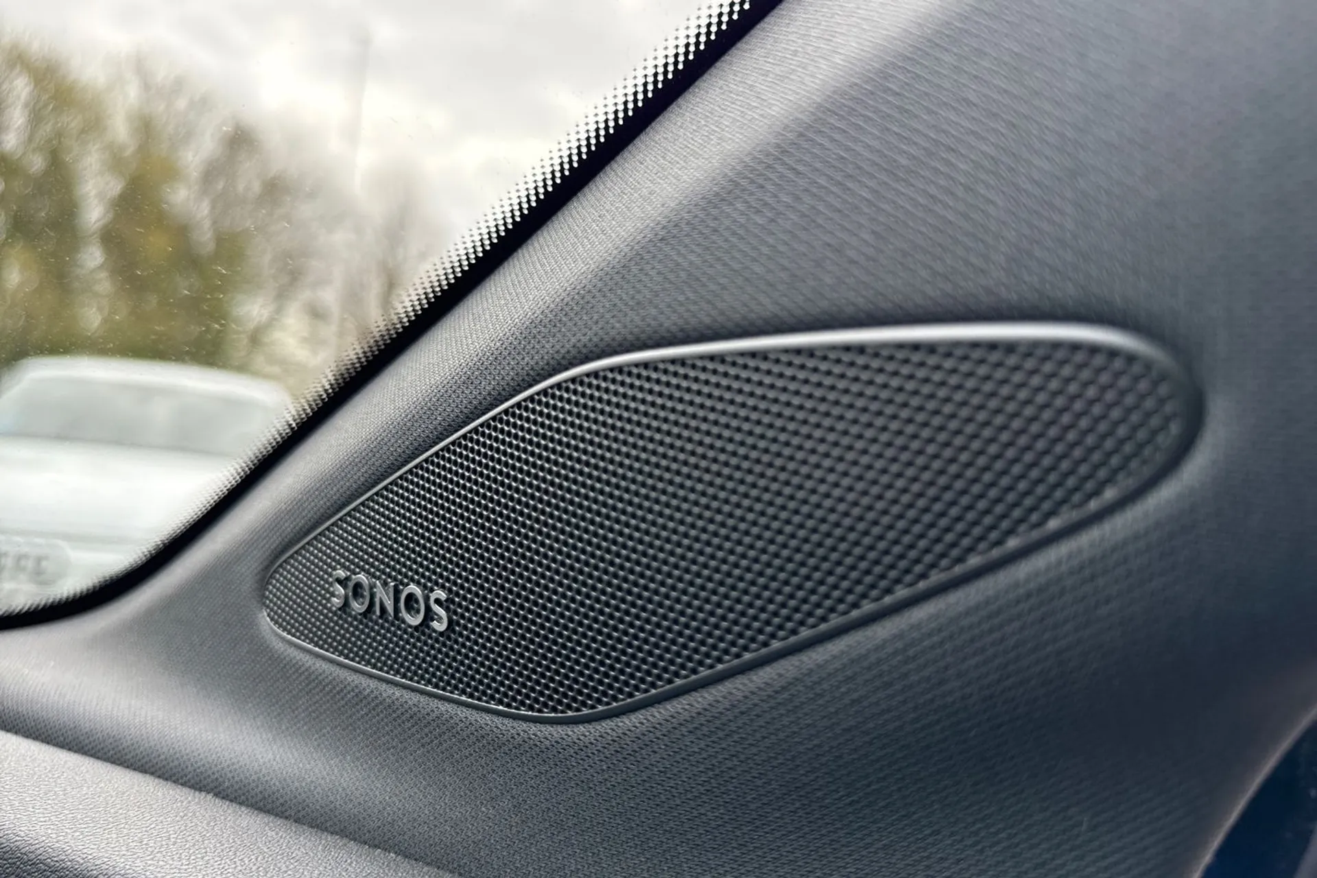 Audi Q4 thumbnail image number 18