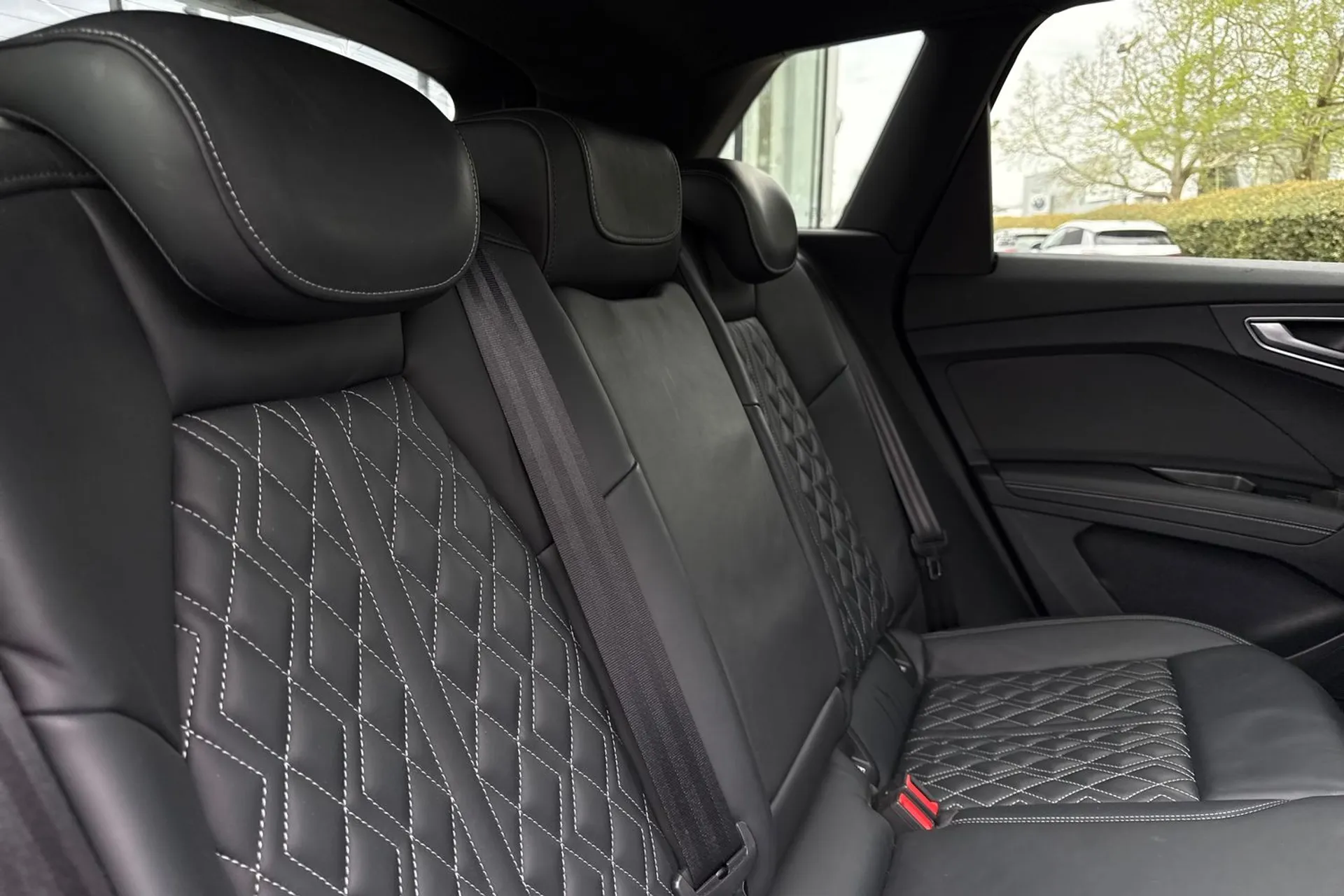 Audi Q4 thumbnail image number 39