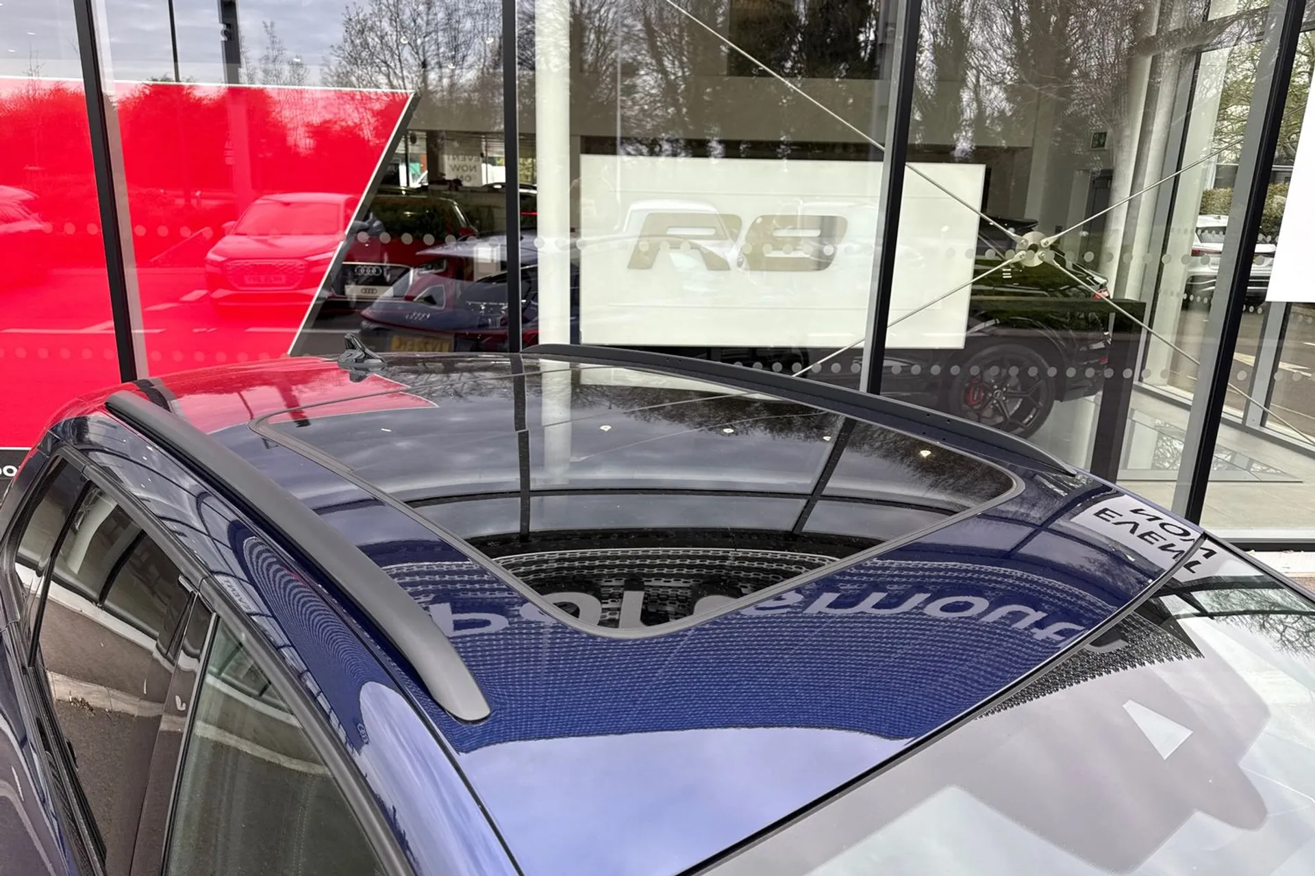Audi Q4 thumbnail image number 31