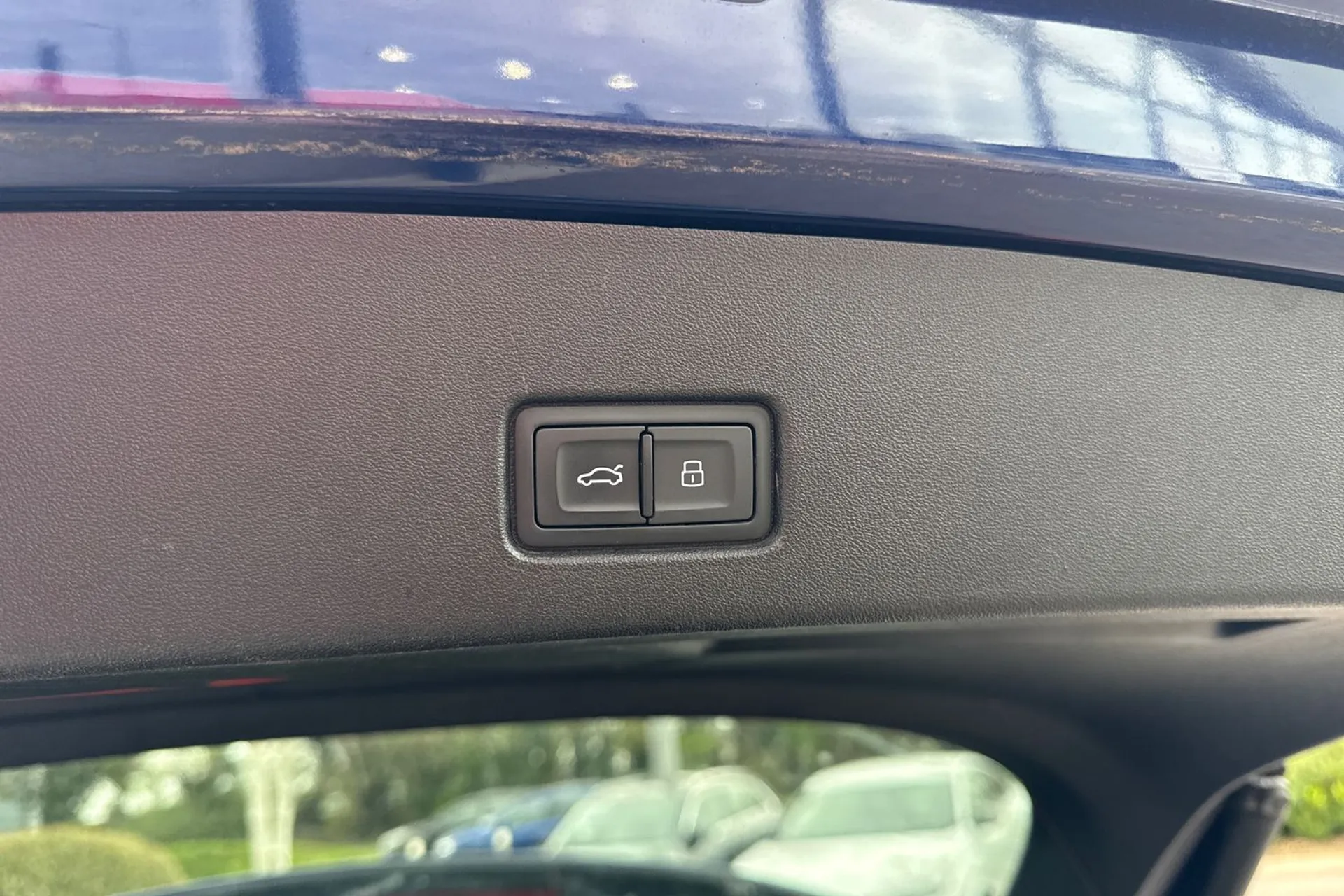 Audi Q4 thumbnail image number 37