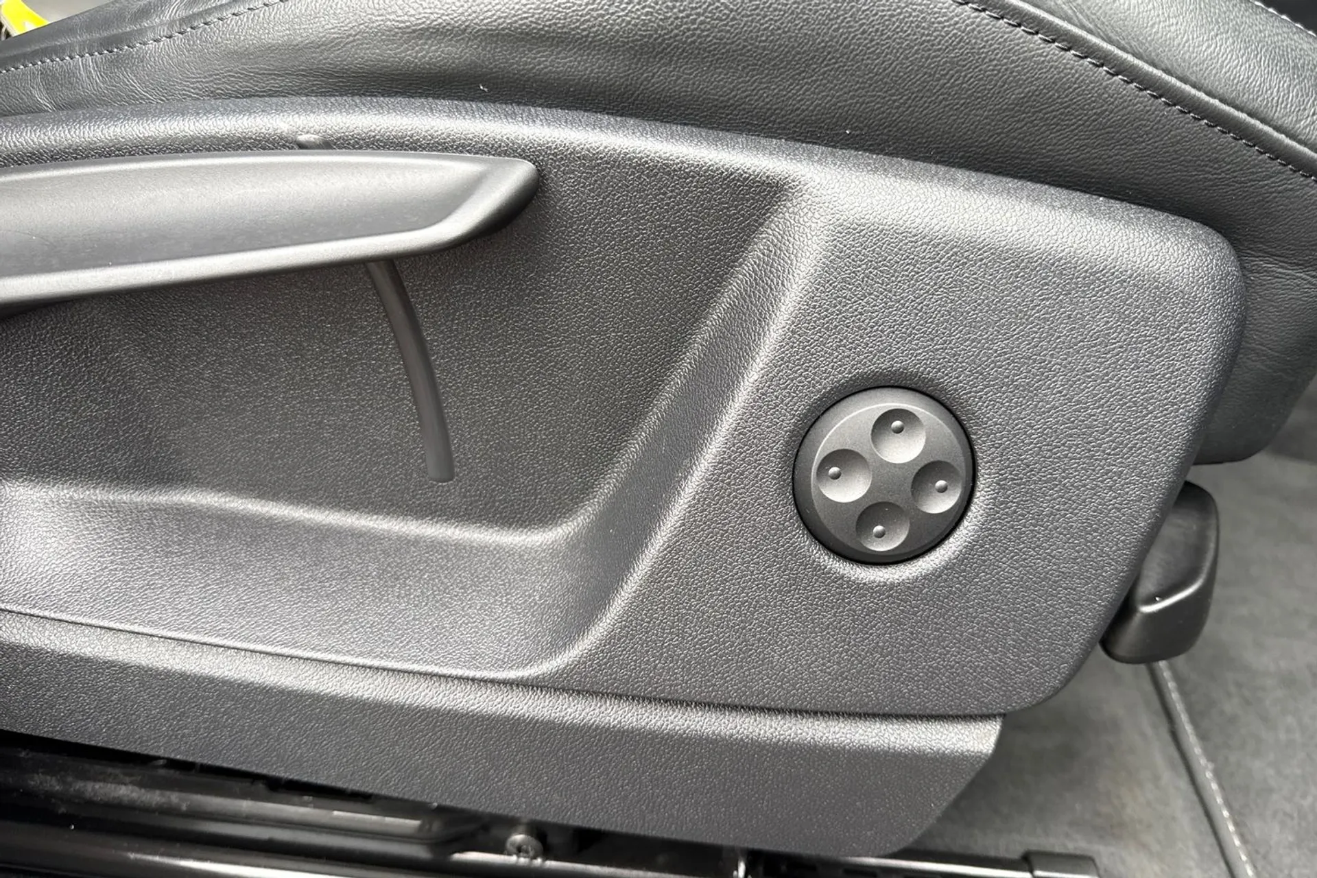 Audi Q5 thumbnail image number 44