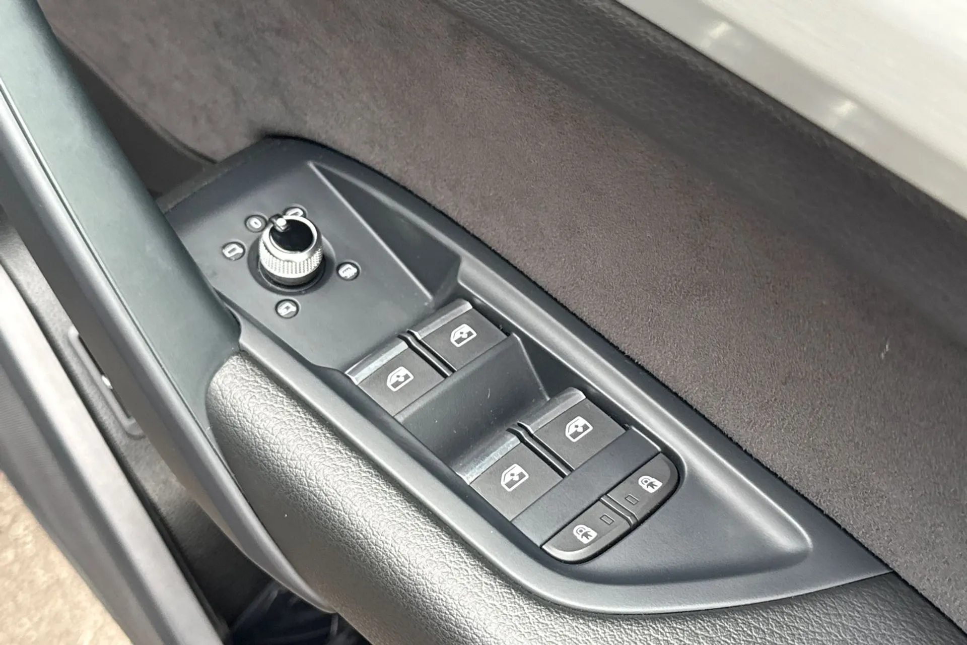 Audi Q5 thumbnail image number 48