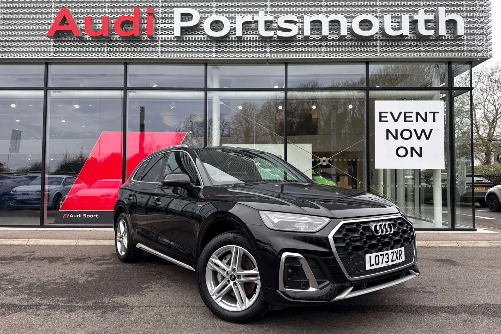 Audi Q5 focused image