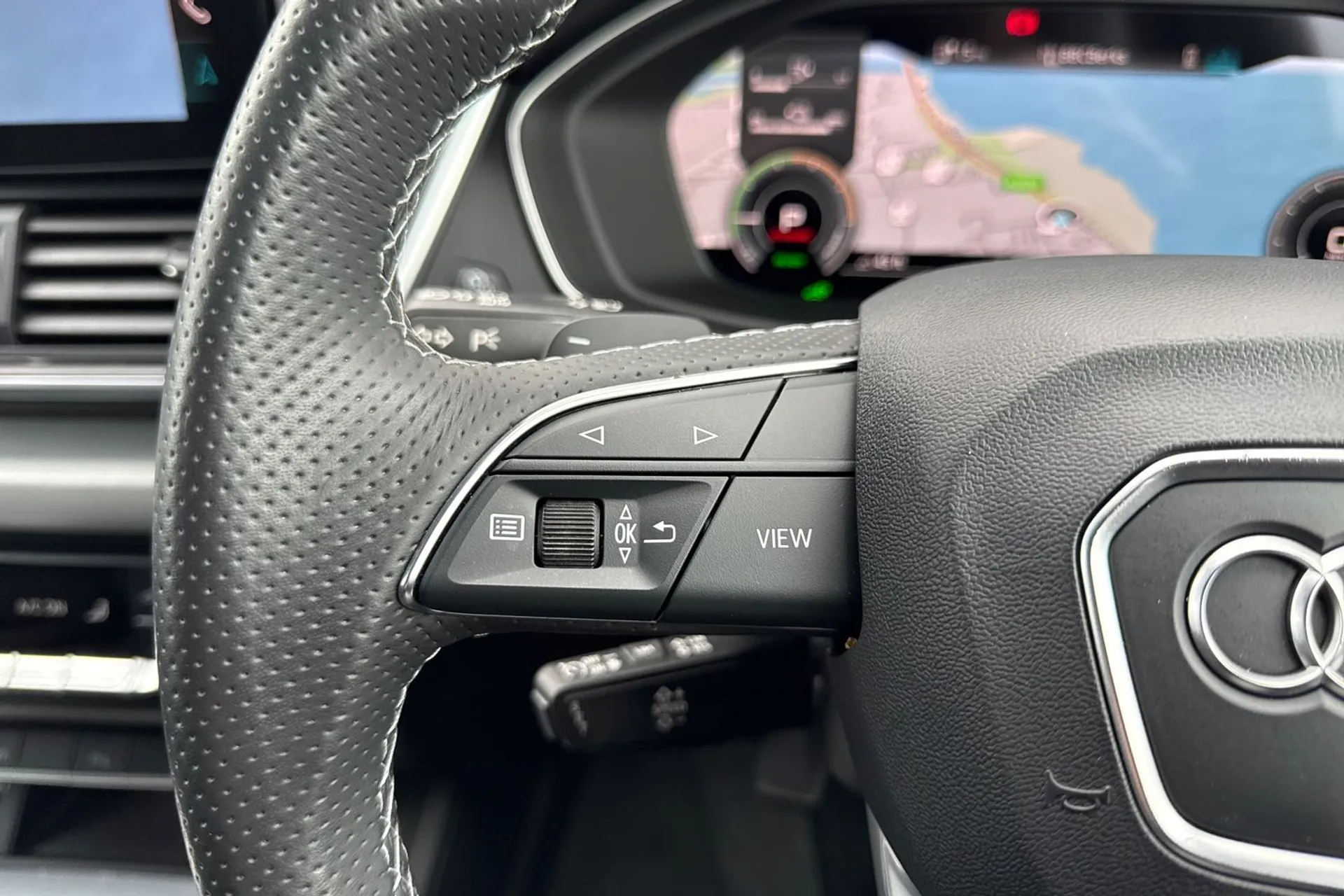 Audi Q5 thumbnail image number 37
