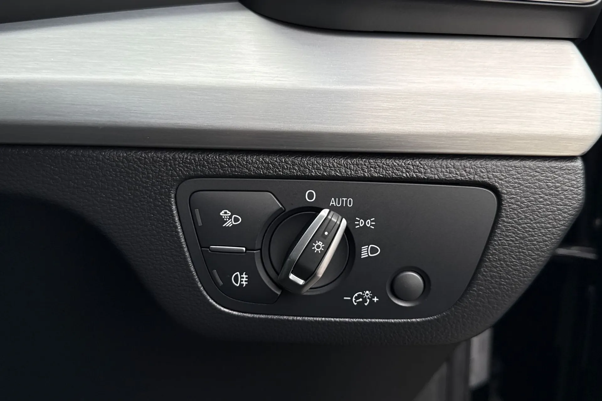 Audi Q5 thumbnail image number 35