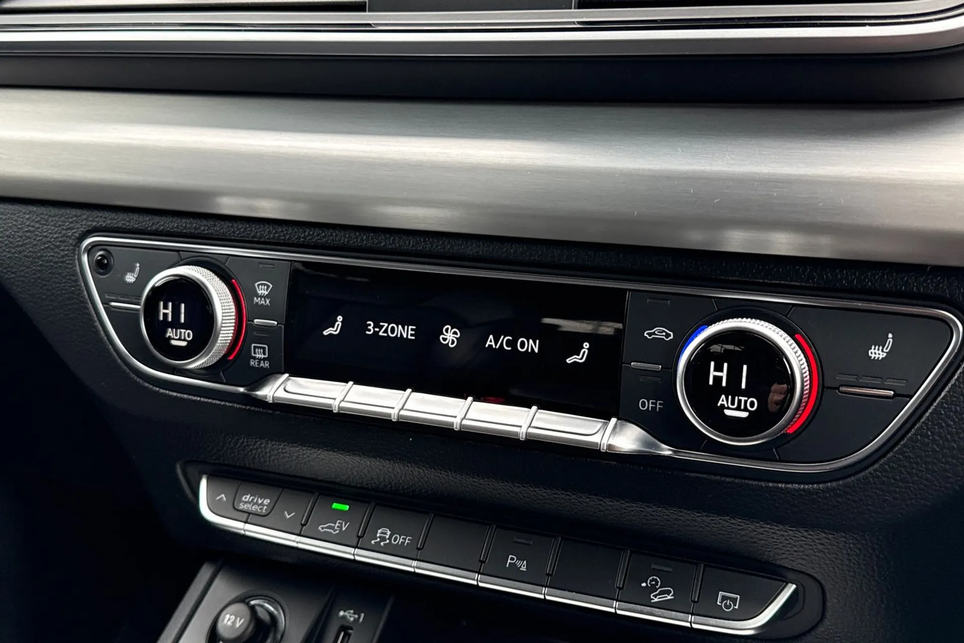 Audi Q5 thumbnail image number 12