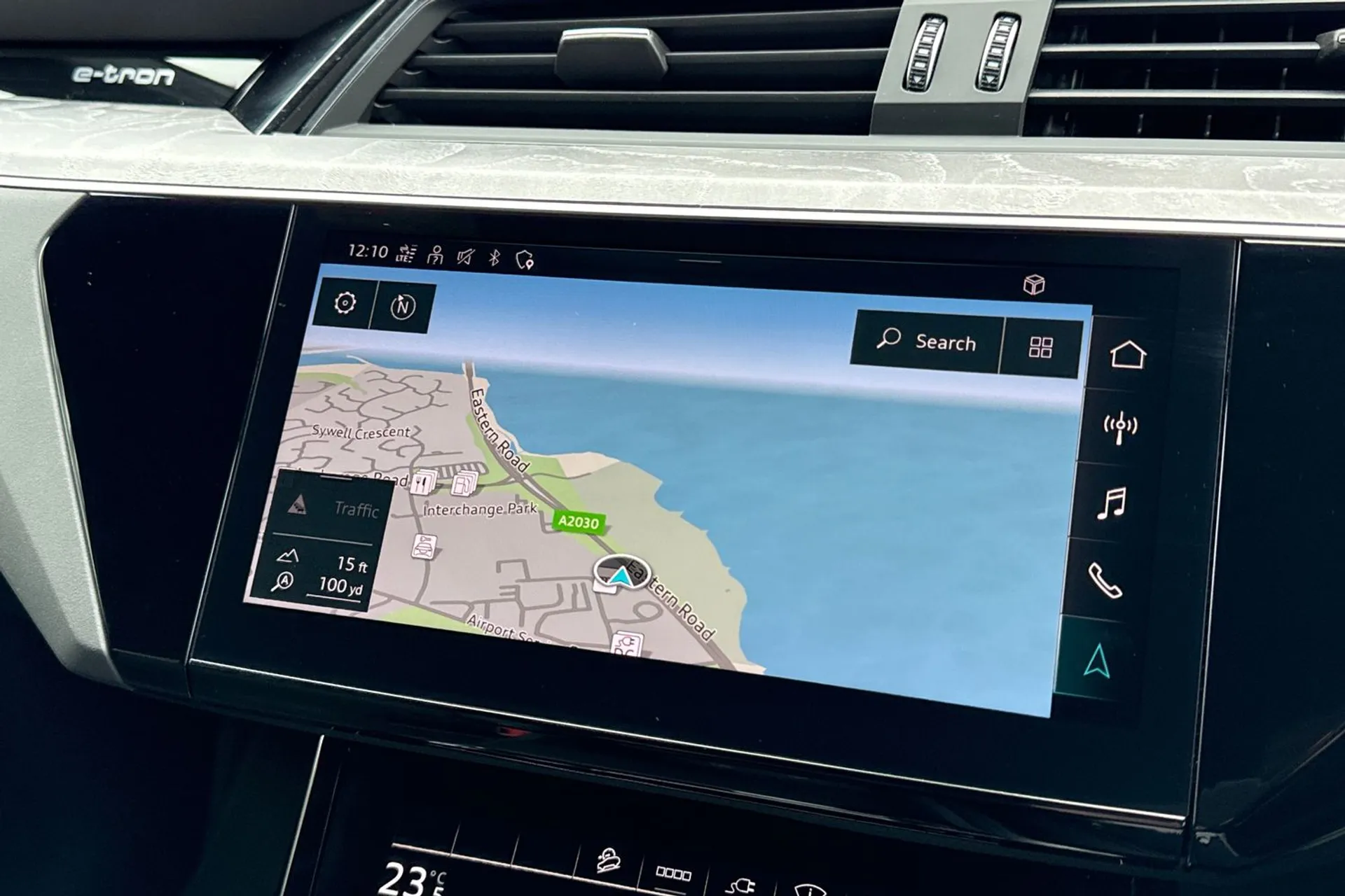 Audi e-tron thumbnail image number 18