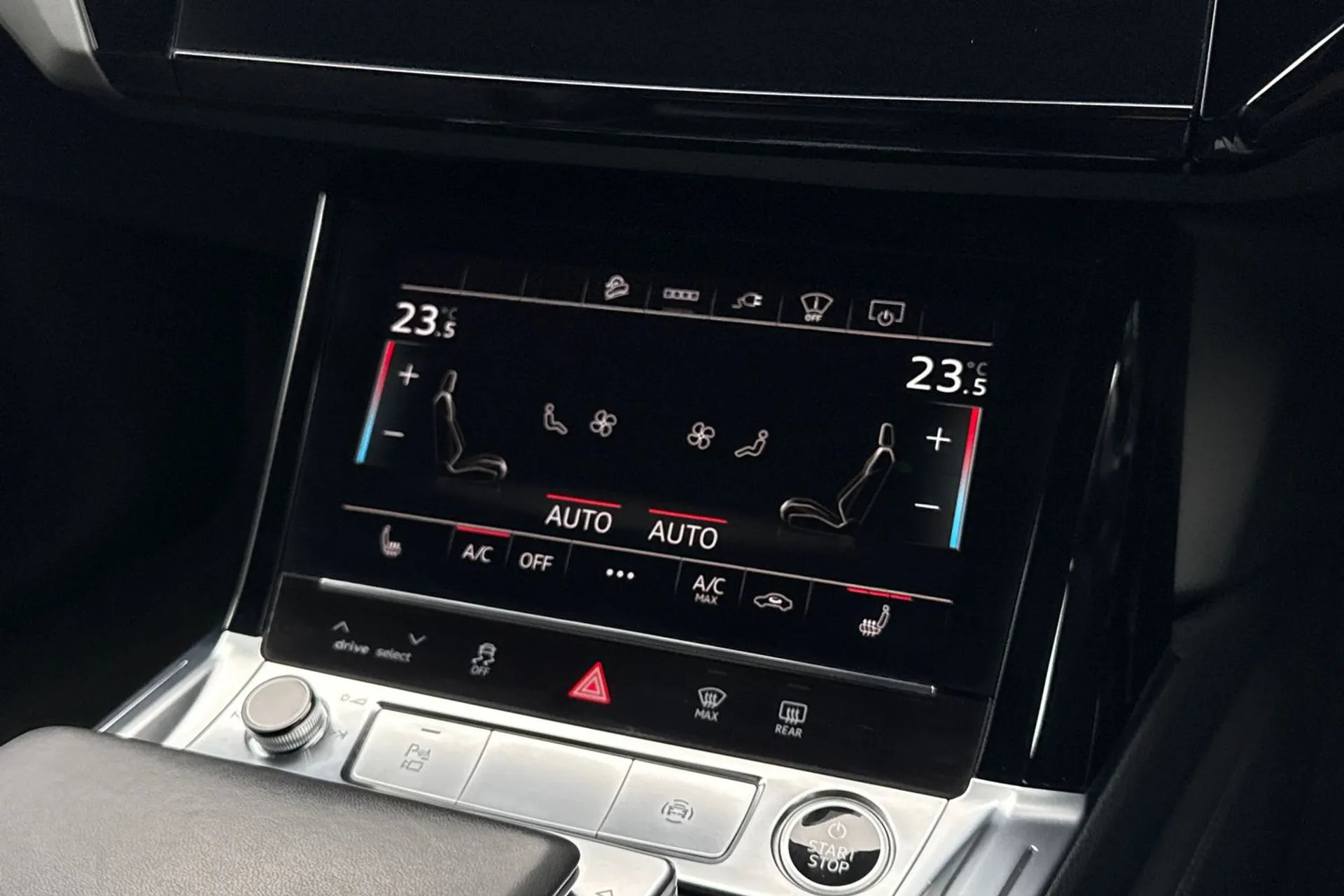 Audi e-tron thumbnail image number 16